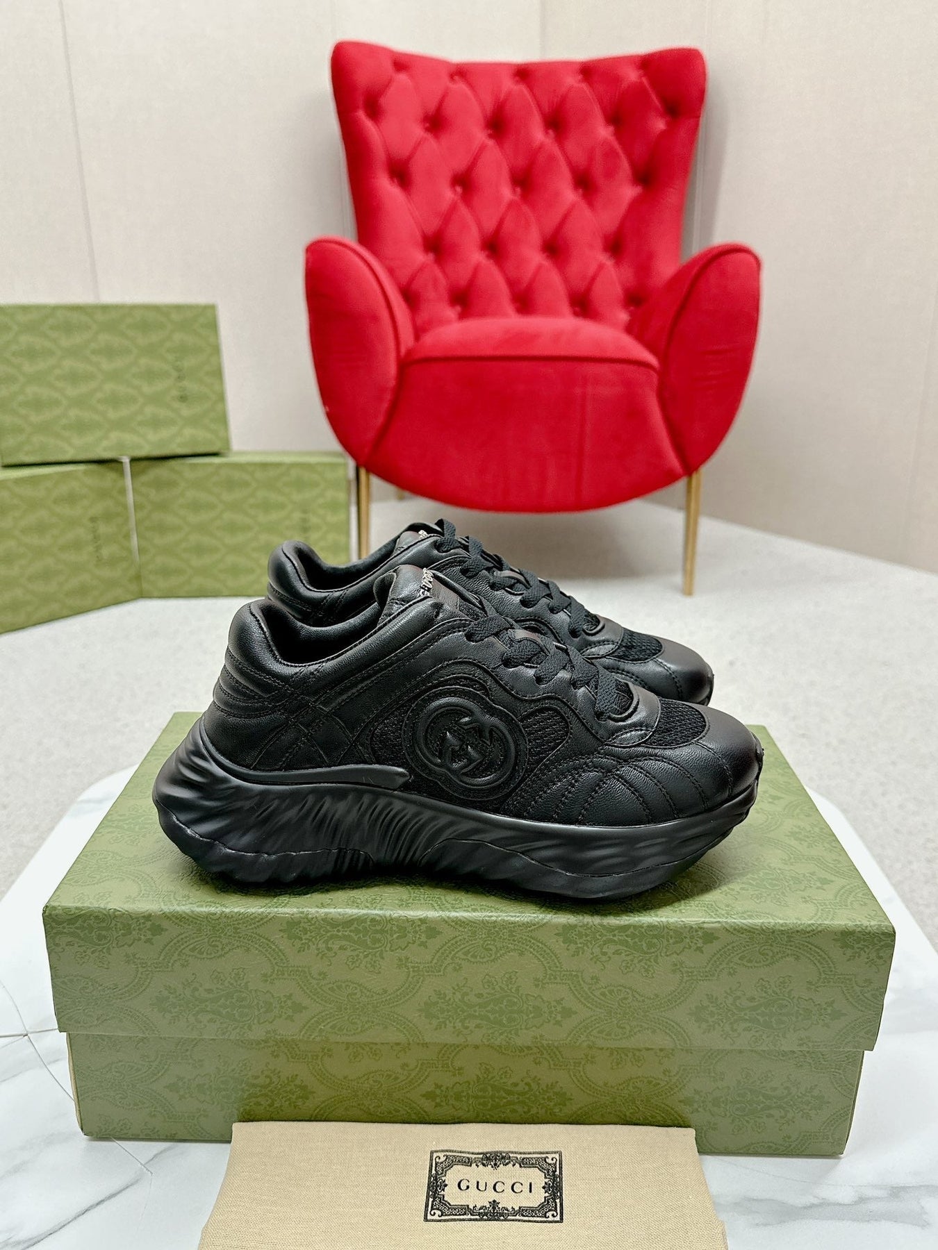 GG RIPPLE TRAINER BLACK LAMBSKIN