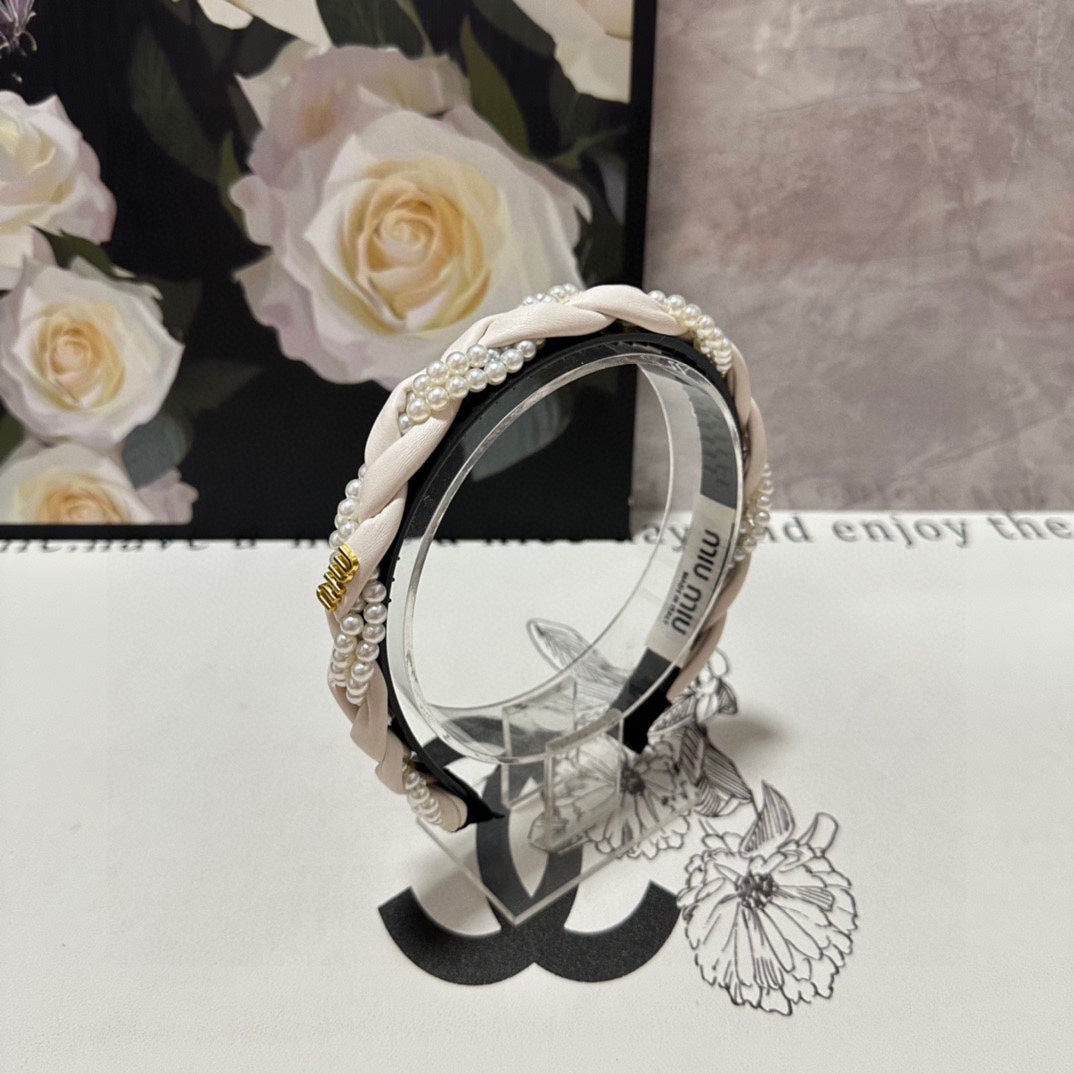 HEADBAND IN WHITE CALFSKIN MIX PEARL CHAIN 347681