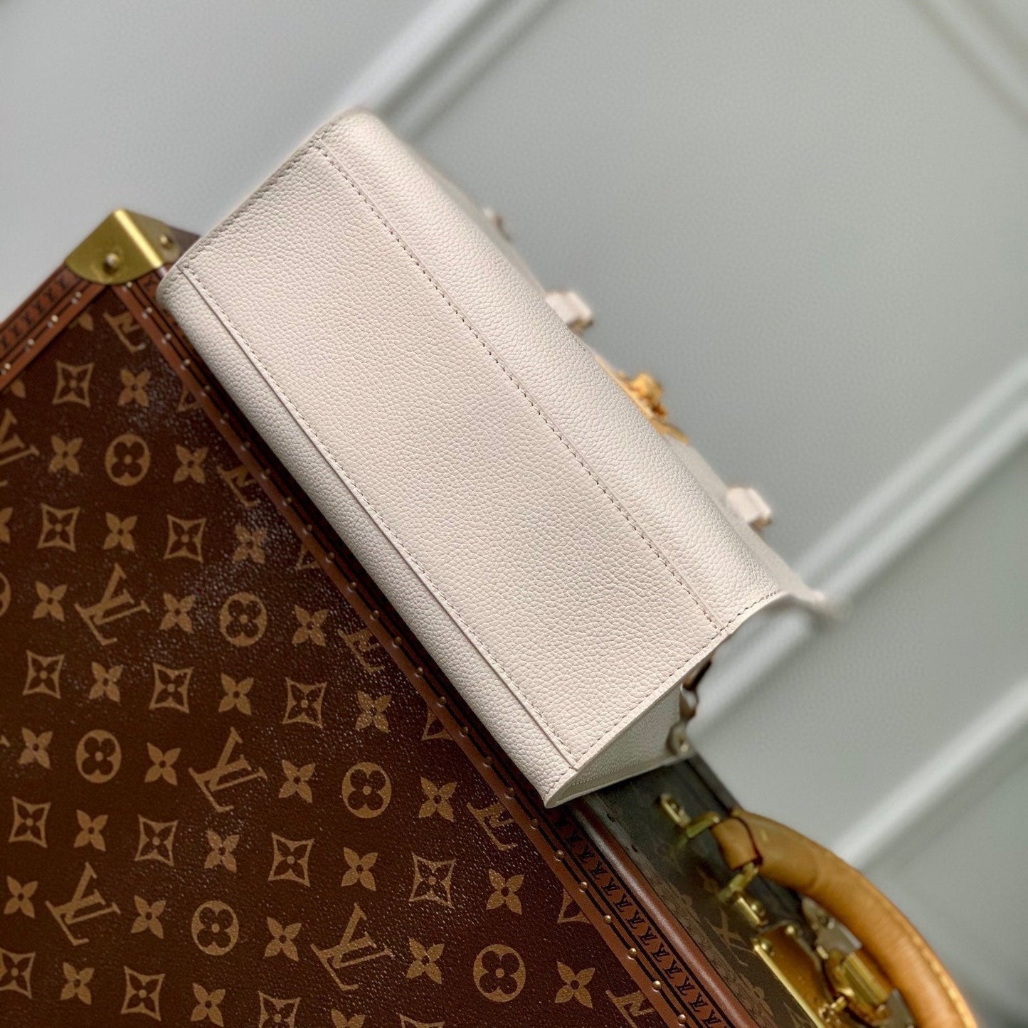 LOCK & GO BAG 24 IN QUARTZ BEIGE GRAIN CALFSKIN