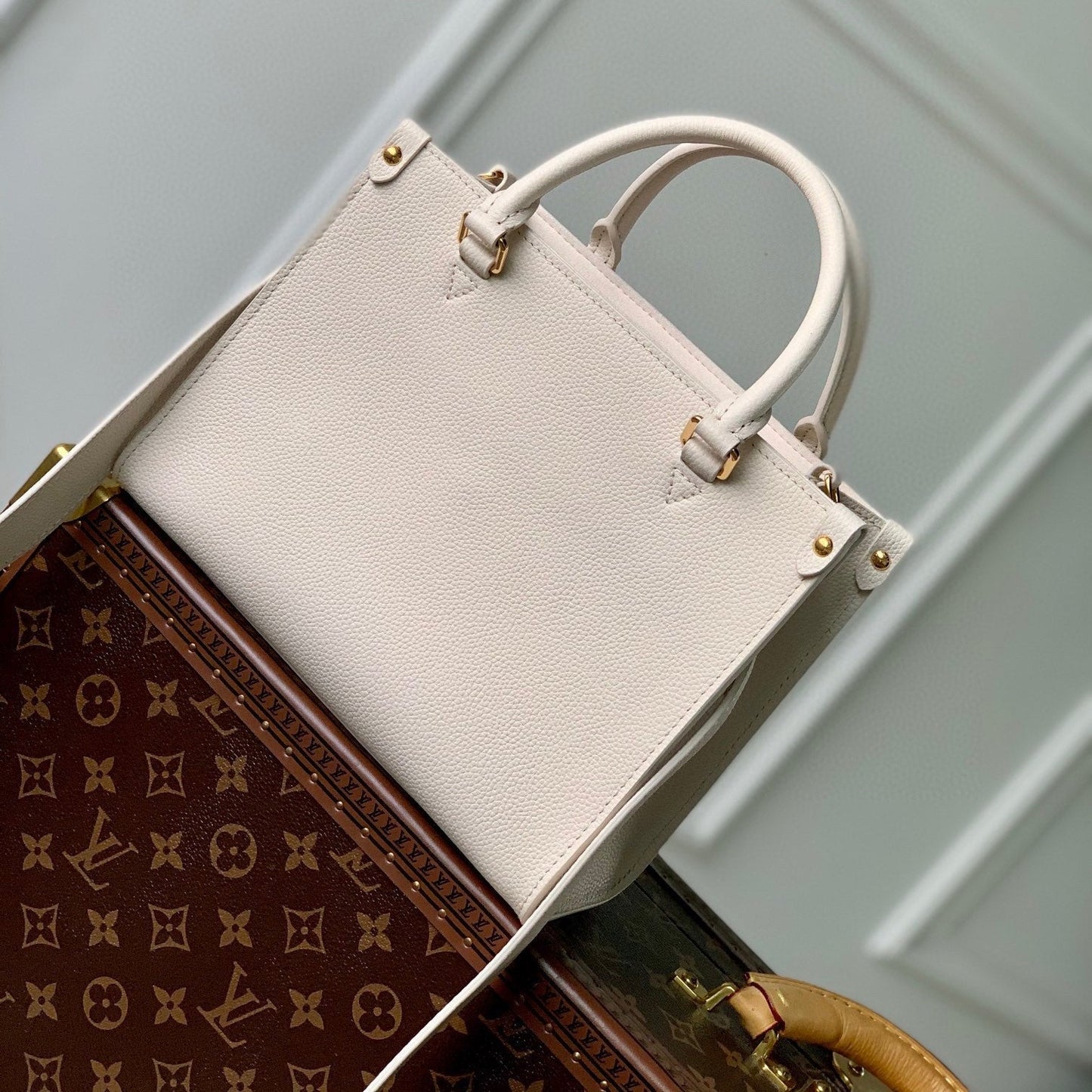 LOCK & GO BAG 24 IN QUARTZ BEIGE GRAIN CALFSKIN