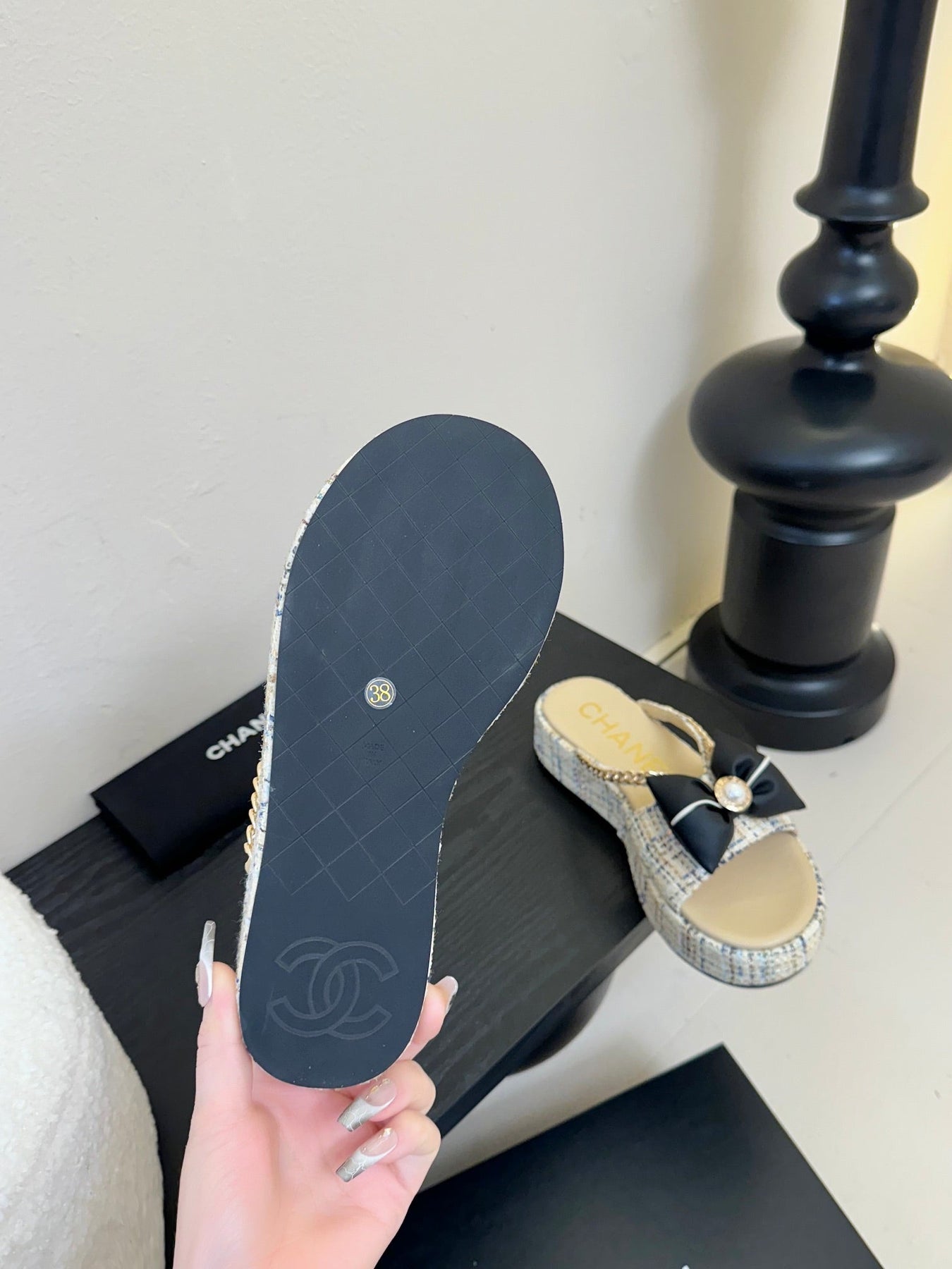 PLATFORM FLIP-FLOPS IN BEIGE TWEED FABRIC