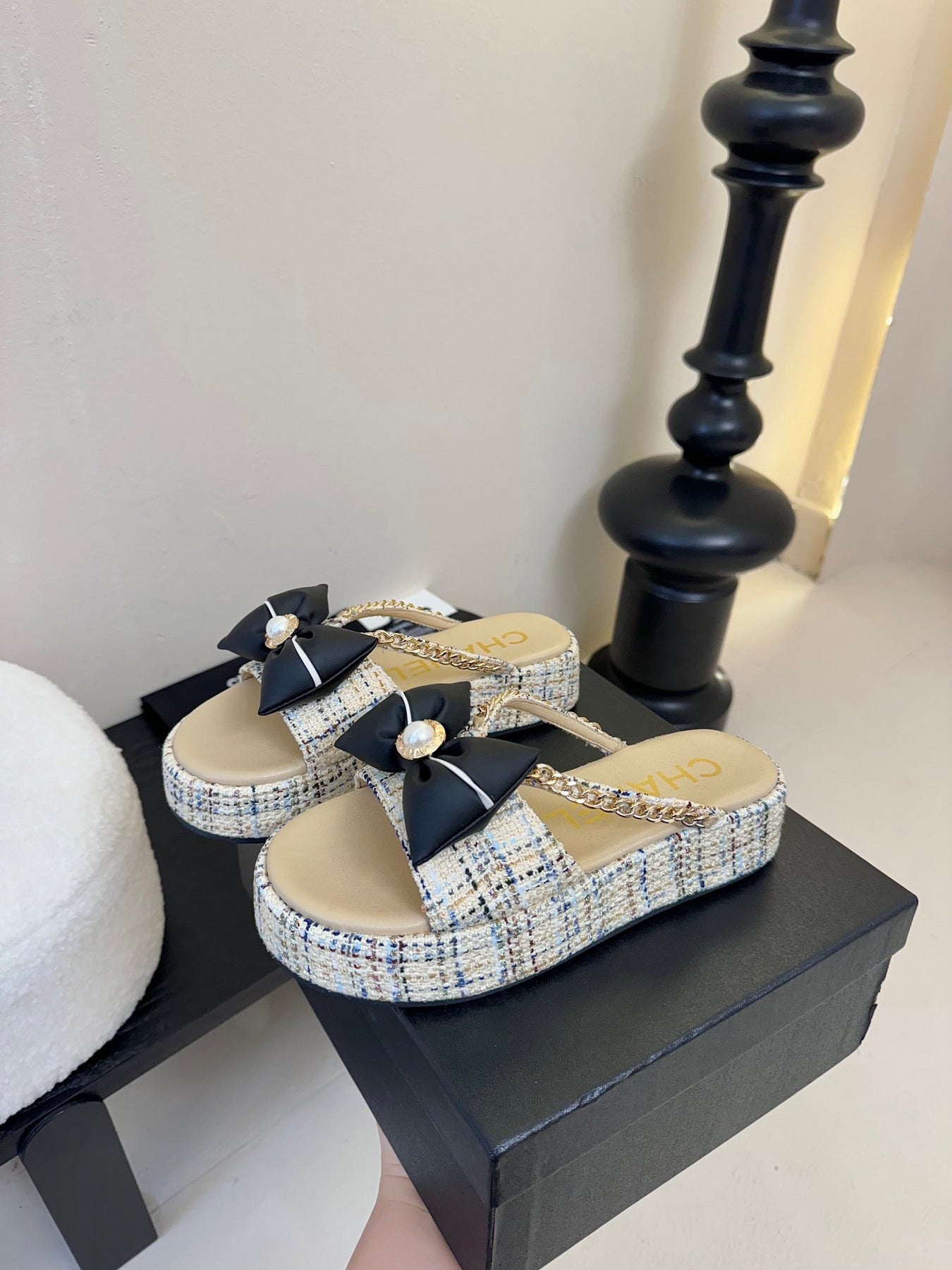 PLATFORM FLIP-FLOPS IN BEIGE TWEED FABRIC