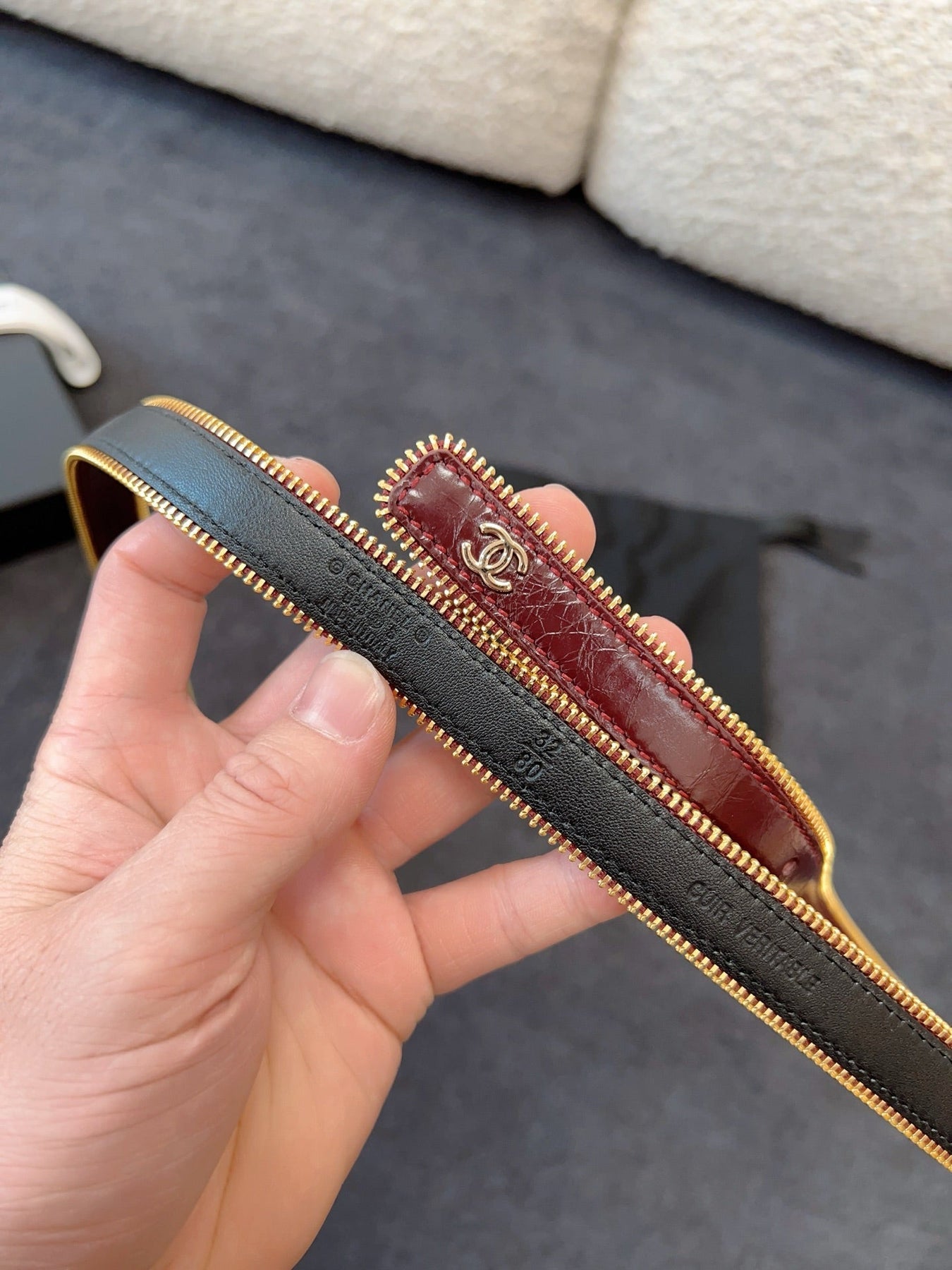 BELT 20MM IN WINE RED CALFSKIN WITH INTERWOVEN CHAIN BUCKLE ZIPPER IN TRIM GOLD HARDWARE