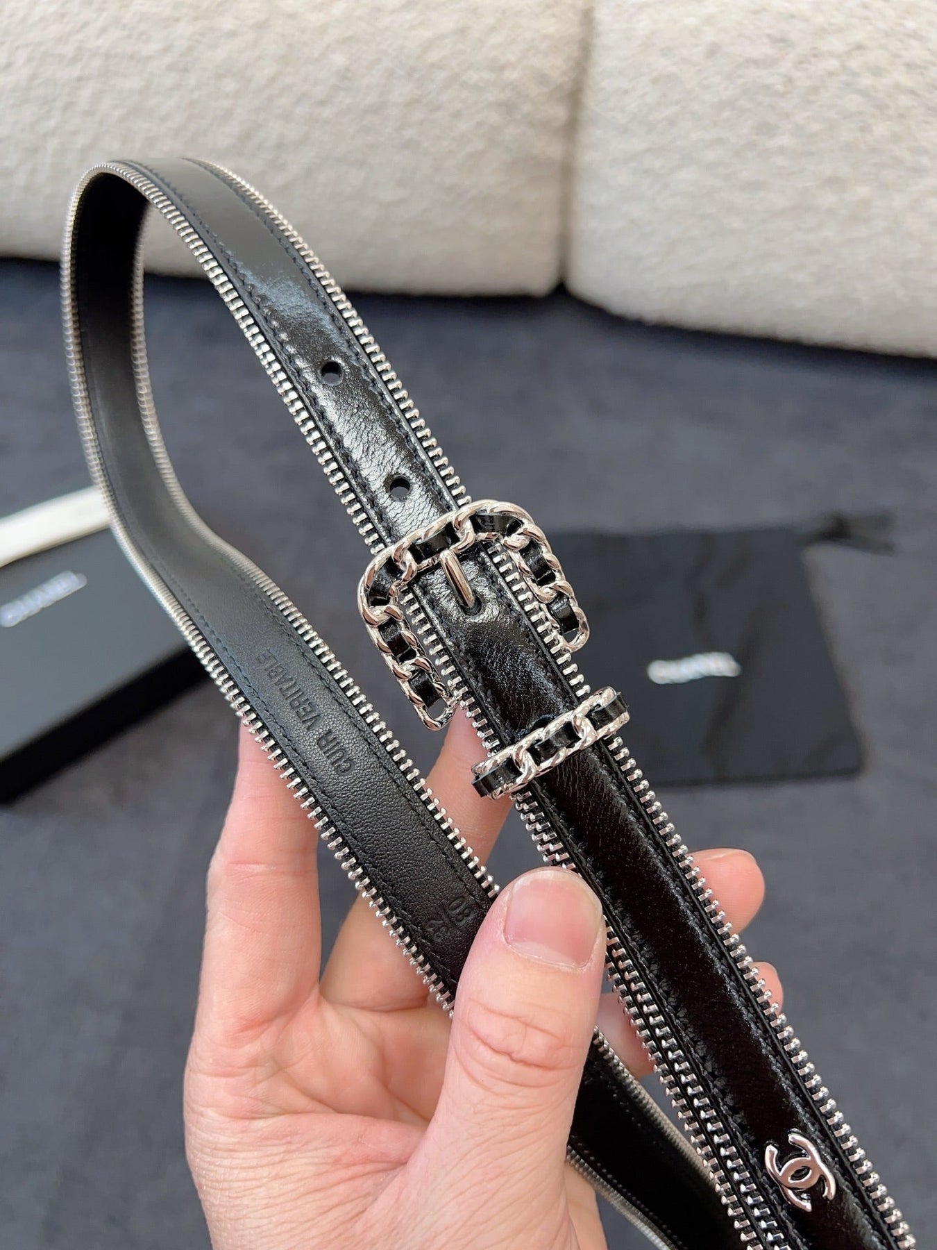 BELT 20MM IN BLACK CALFSKIN WITH INTERWOVEN CHAIN BUCKLE ZIPPER IN TRIM