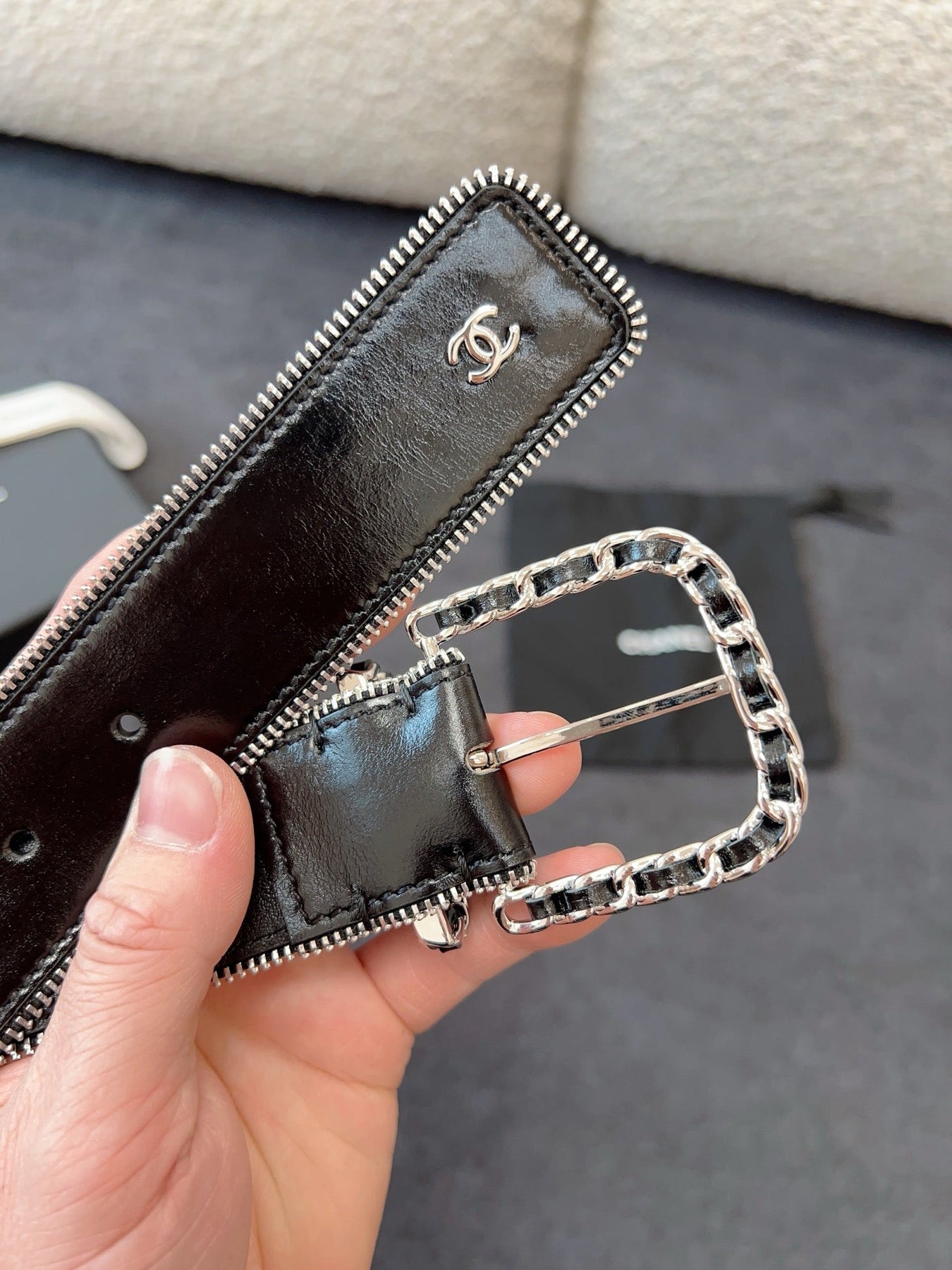 BELT 40MM IN BLACK CALFSKIN WITH INTERWOVEN CHAIN BUCKLE ZIPPER IN TRIM SILVER HARDWARE