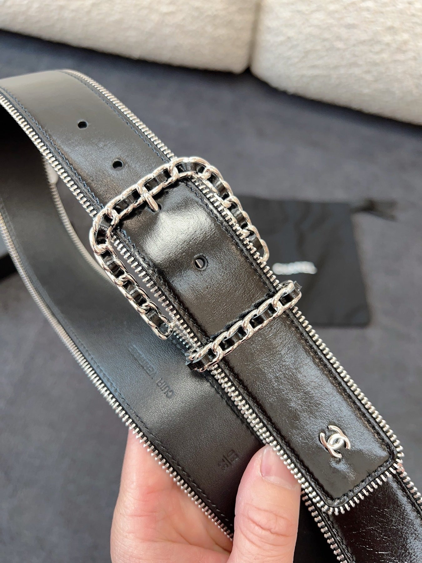 BELT 40MM IN BLACK CALFSKIN WITH INTERWOVEN CHAIN BUCKLE ZIPPER IN TRIM SILVER HARDWARE