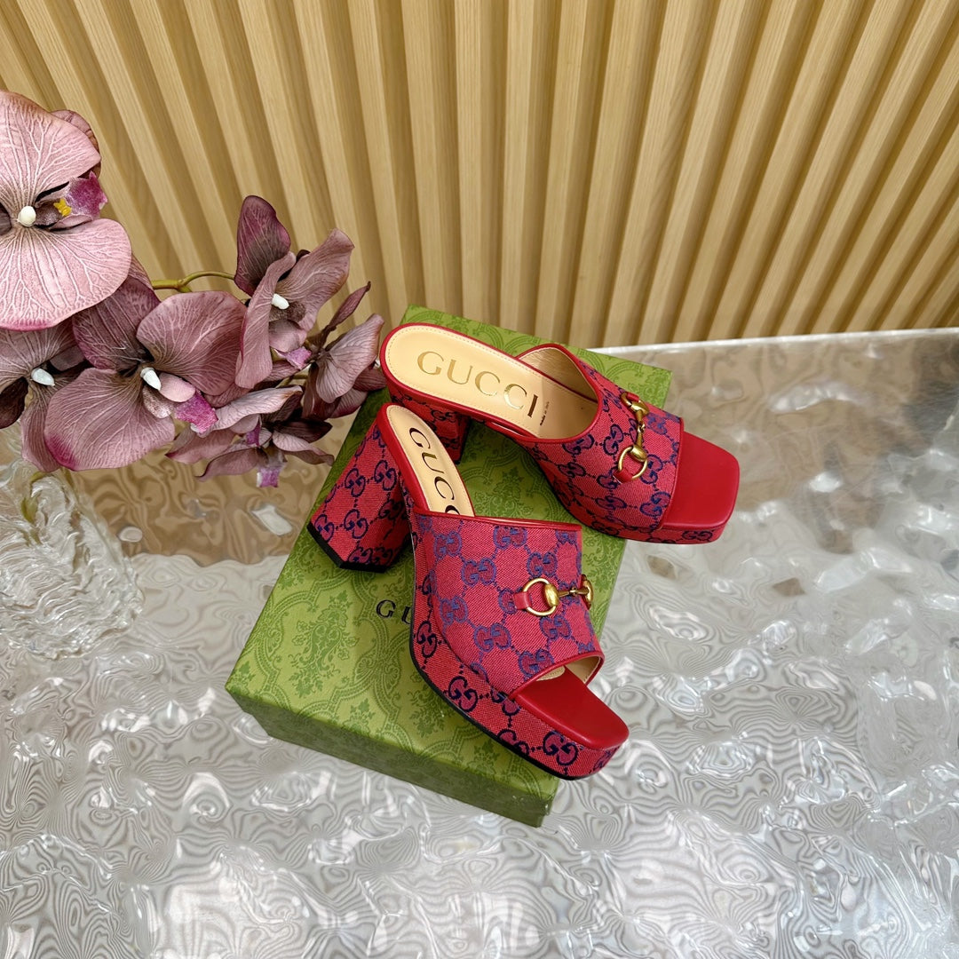 HORSEBIT SLIDE SANDAL IN RED MONOGRAM CANVAS AND SHEEPSKIN LINING