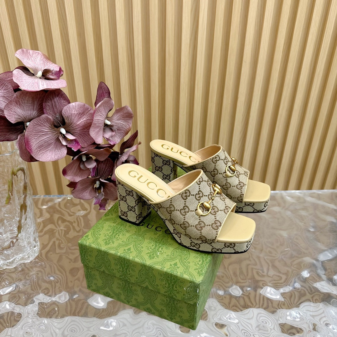 HORSEBIT SLIDE SANDAL IN ECRU BEIGE MONOGRAM CANVAS AND SHEEPSKIN LINING