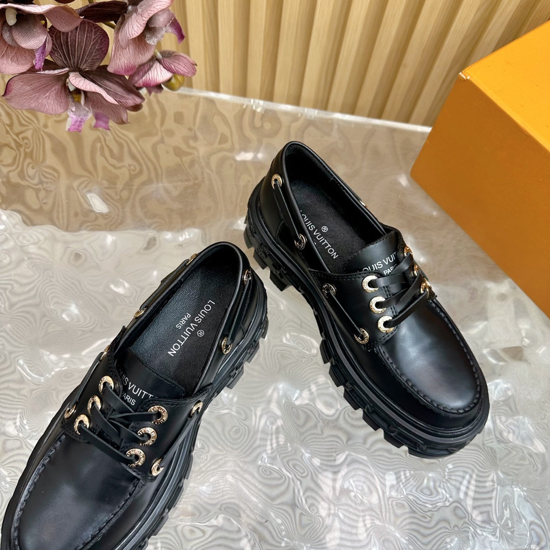 LV RECORD BOAT SHOE IN BLACK GLOSSY CALFSKIN