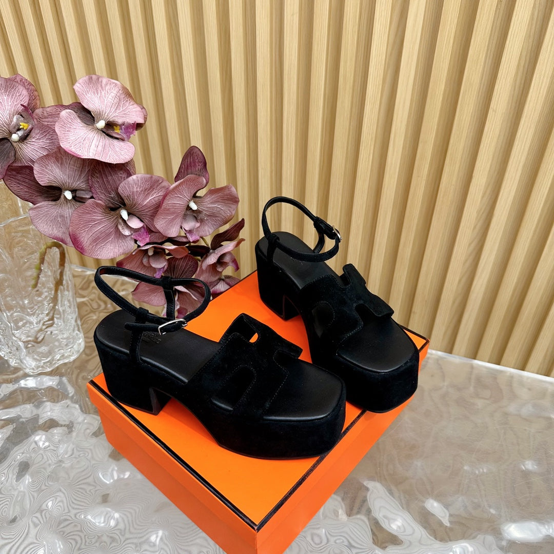 JAM 30 SANDAL IN BLACK VELVET