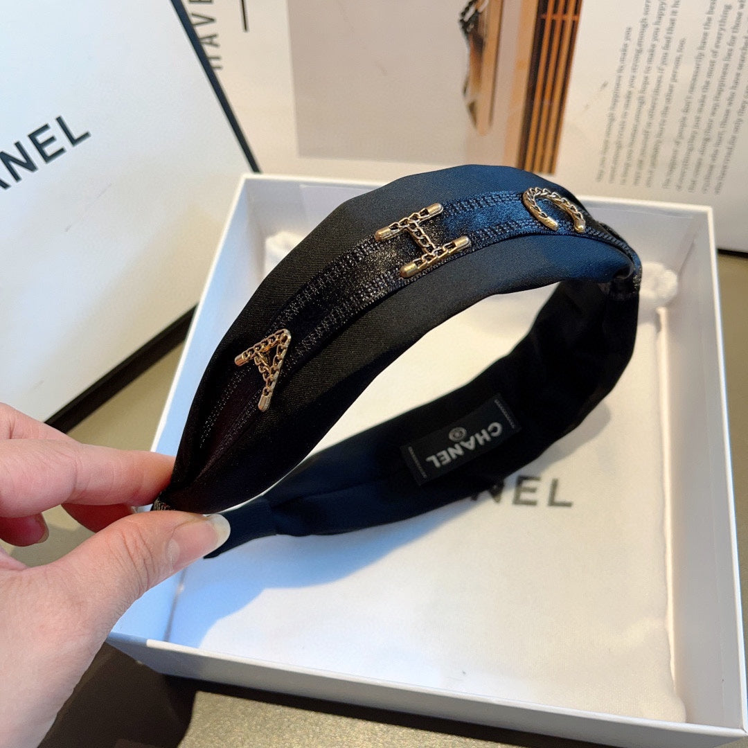 BLACK SILK HAIRBAND WITH GOLD LOGO 412441