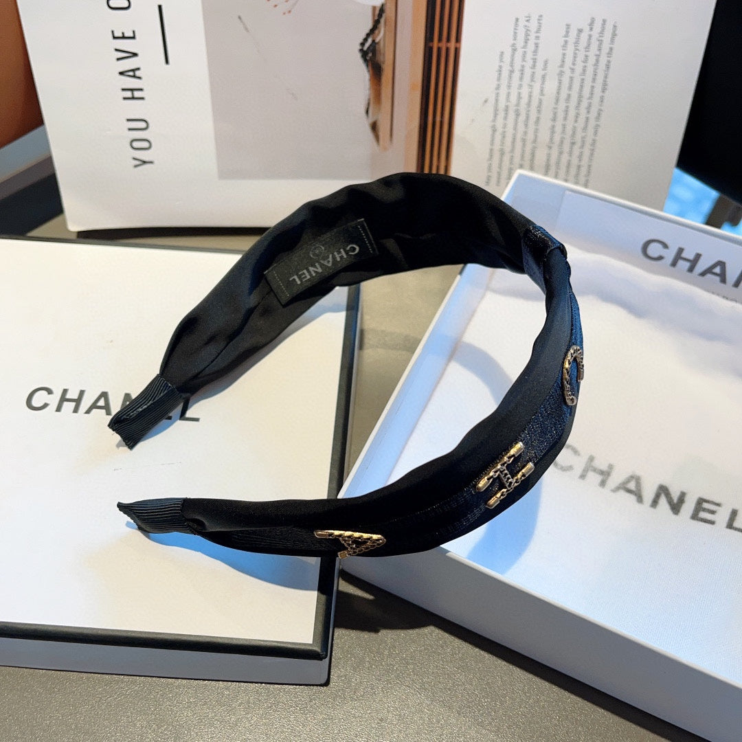 BLACK SILK HAIRBAND WITH GOLD LOGO 412441