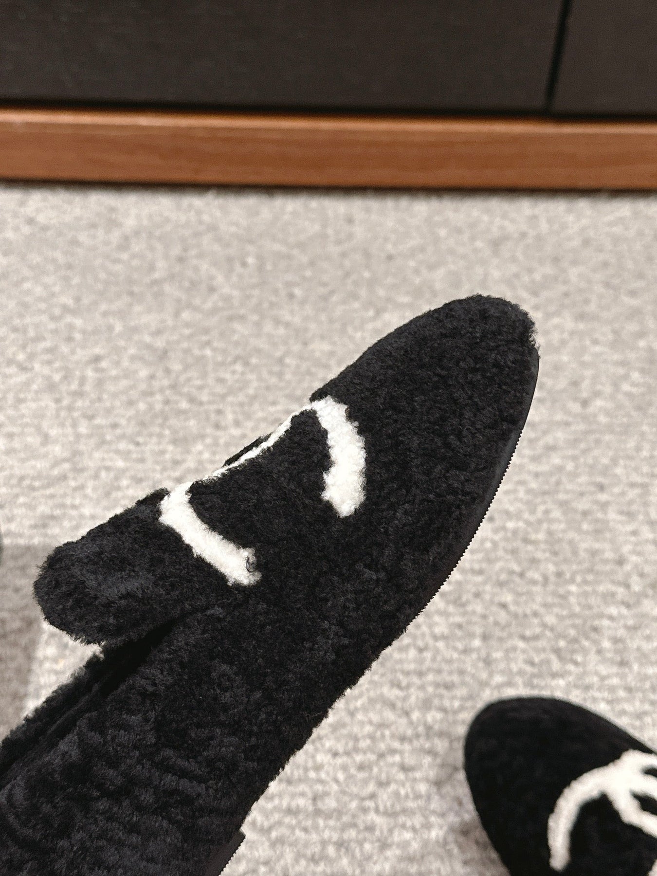 CC LOAFERS IN BLACK FLEECE WITH WHITE LOGO