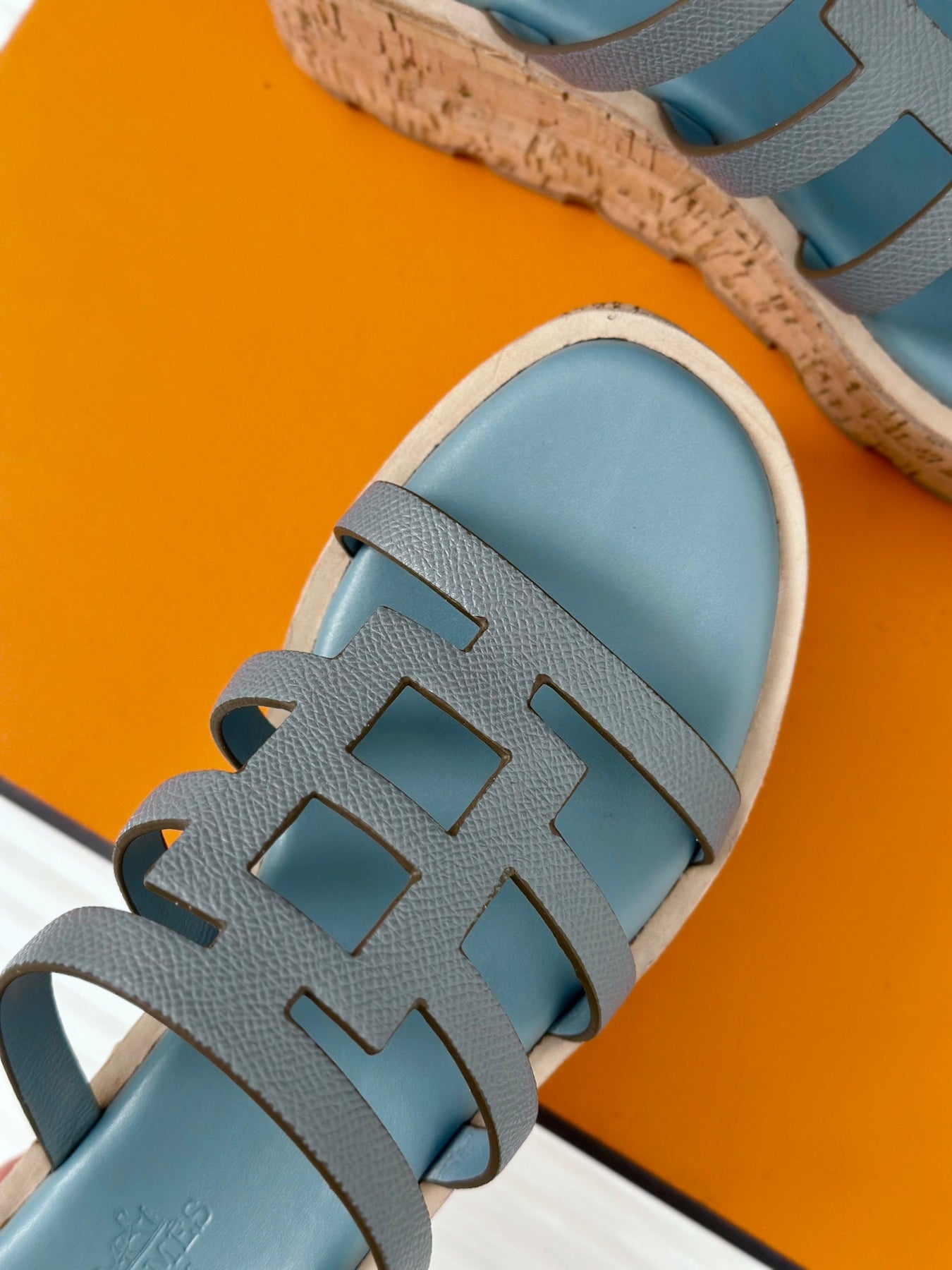 ISABELLA SANDAL SKY CALFSKIN