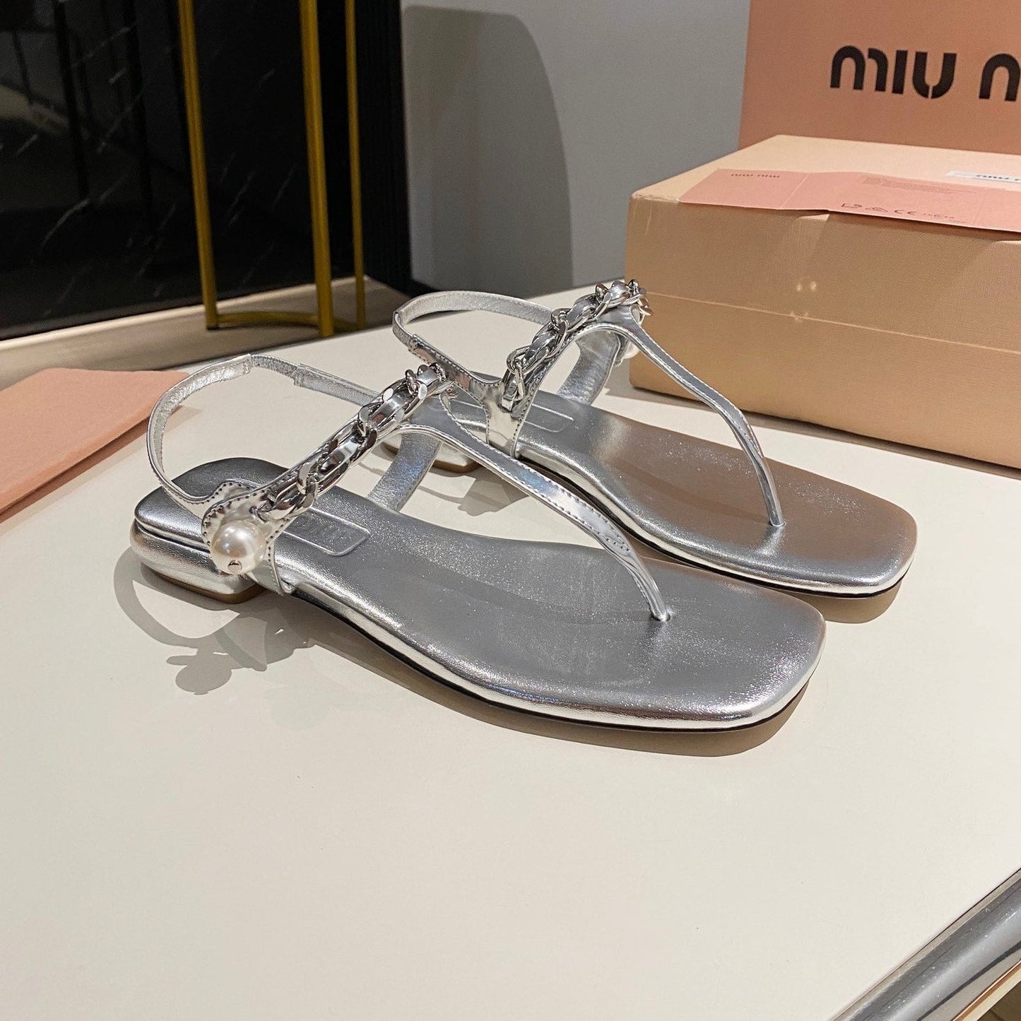 PEARL CHAIN FLIP-FLOPS SILVER LEATHER