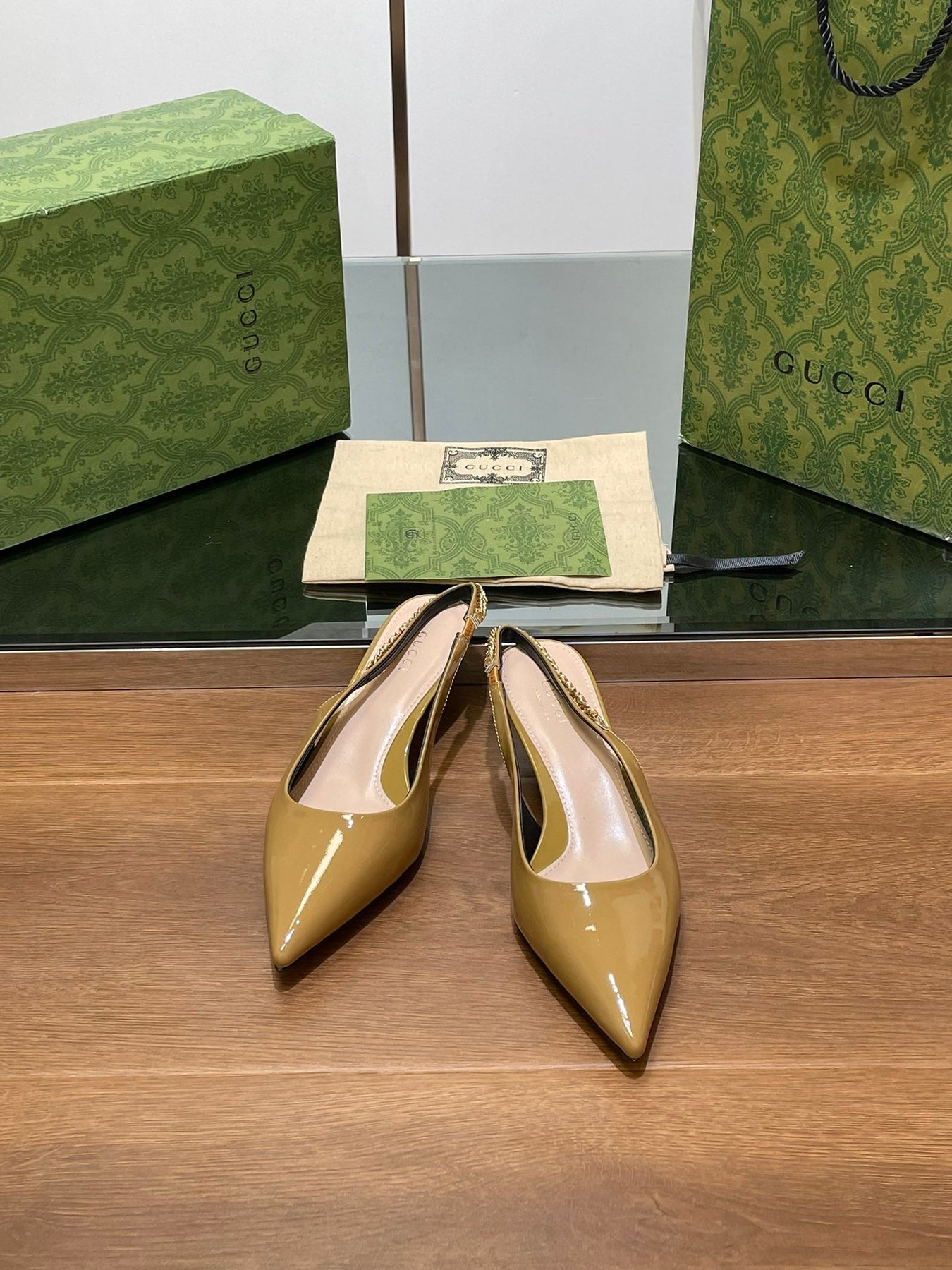 GG HIGH SLINGBACK 4.5 CM IN DIJON YELLOW GLOSSY CALFSKIN WITH GOLD HARDWARE