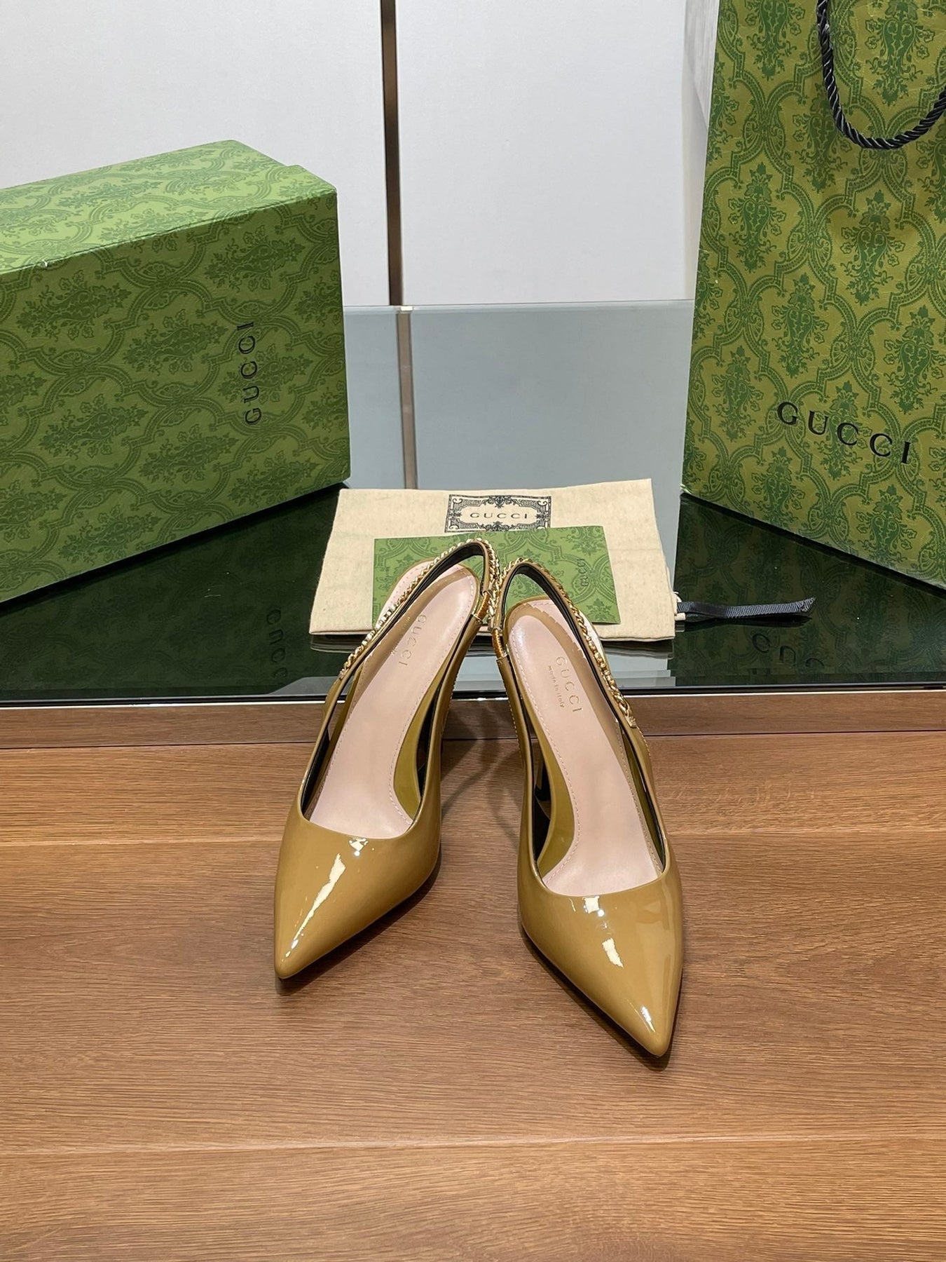 GG HIGH SLINGBACK 10.5 CM IN DIJON YELLOW GLOSSY CALFSKIN WITH GOLD HARDWARE
