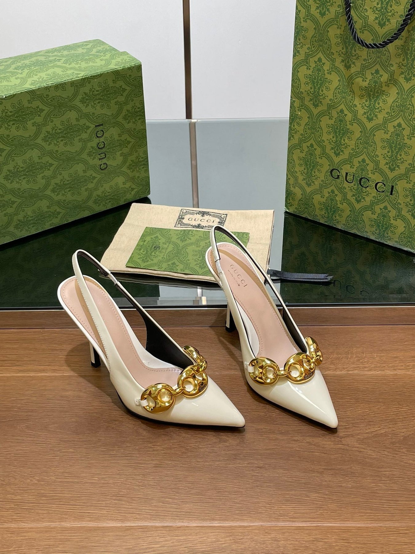 GG HIGH SLINGBACK 10.5 CM IN WHITE GLOSSY CALFSKIN WITH GOLD HARDWARE