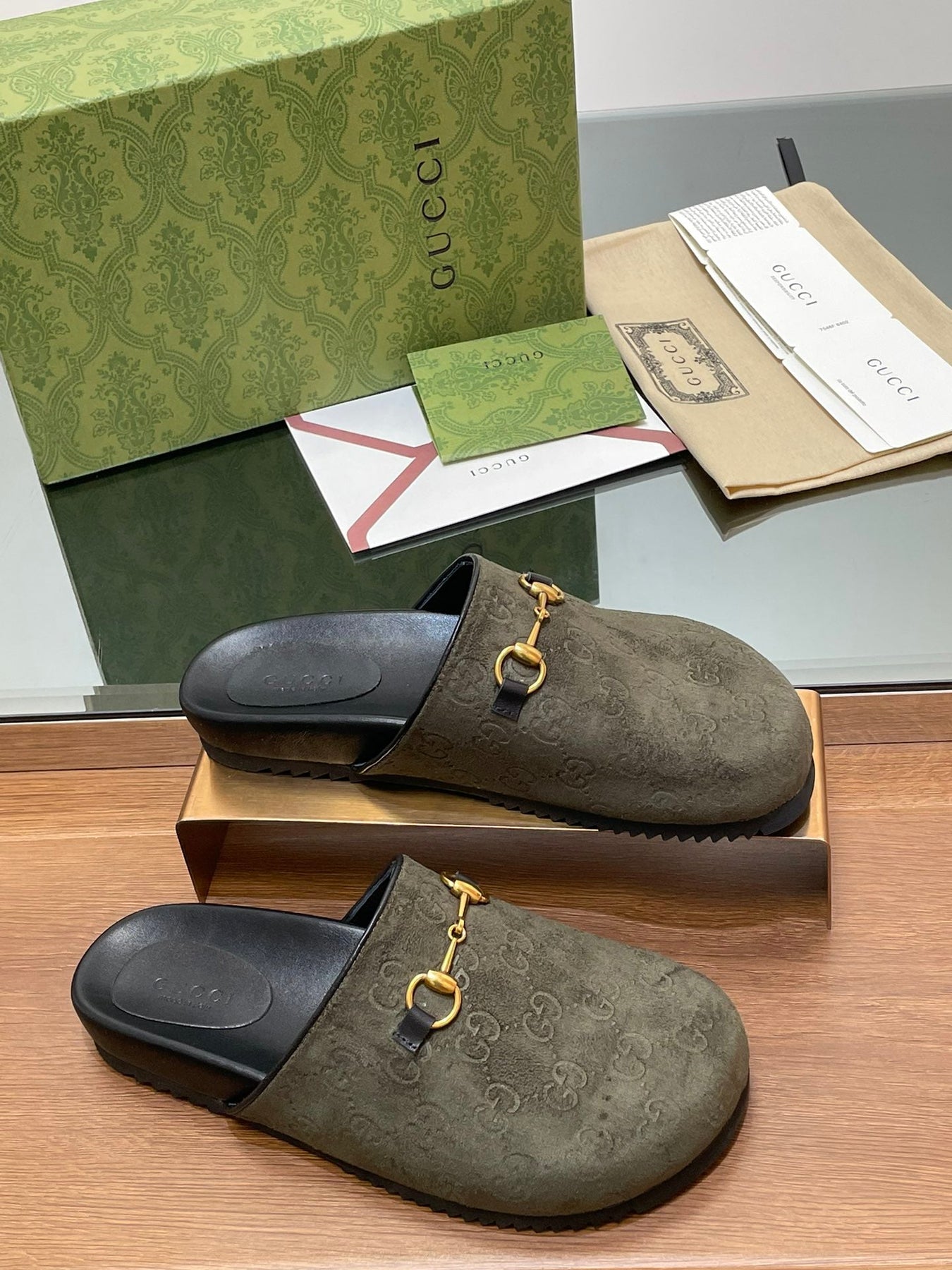GG HORSEBIT MULE IN KHAKI GREEN EMBOSSED SUEDE AND SHEEPSKIN LINING