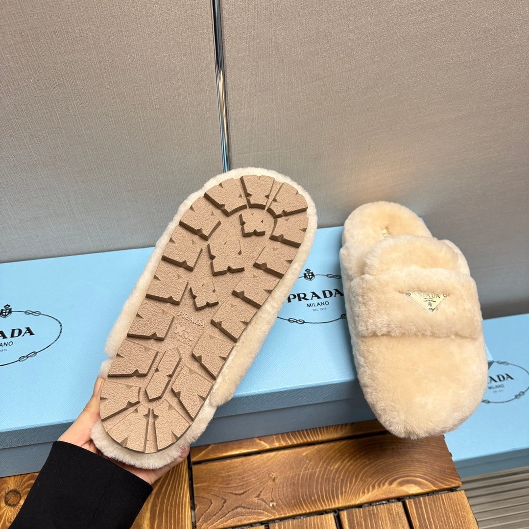 FLAT MULES IN TUSCAN BEIGE RABBIT FUR