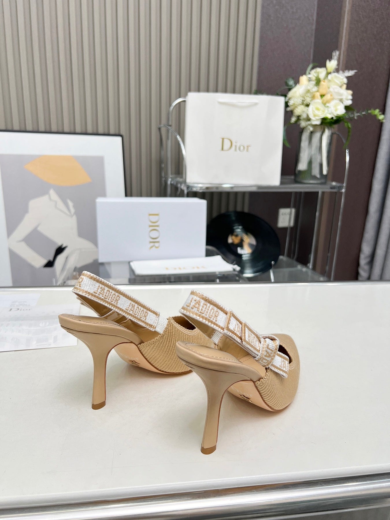 J'ADIOR SLINGBACK PUMP NATURAL RAFFIA AND BEIGE EMBROIDERED COTTON 10 CM