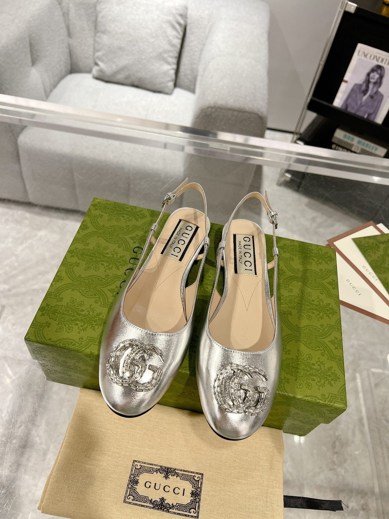 METALIC SLINGBACK FLATS IN SILVER CALFSKIN