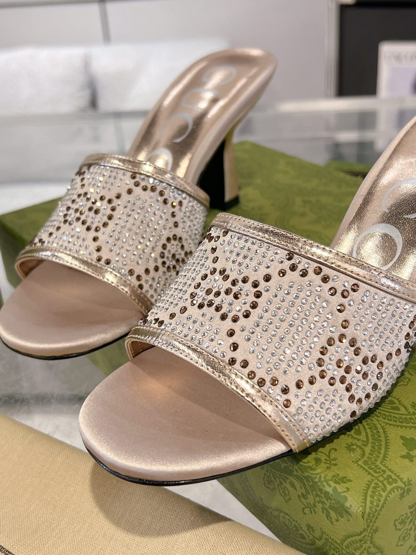 GG CRYSTALS HIGH SANDAL CREAM CANVAS