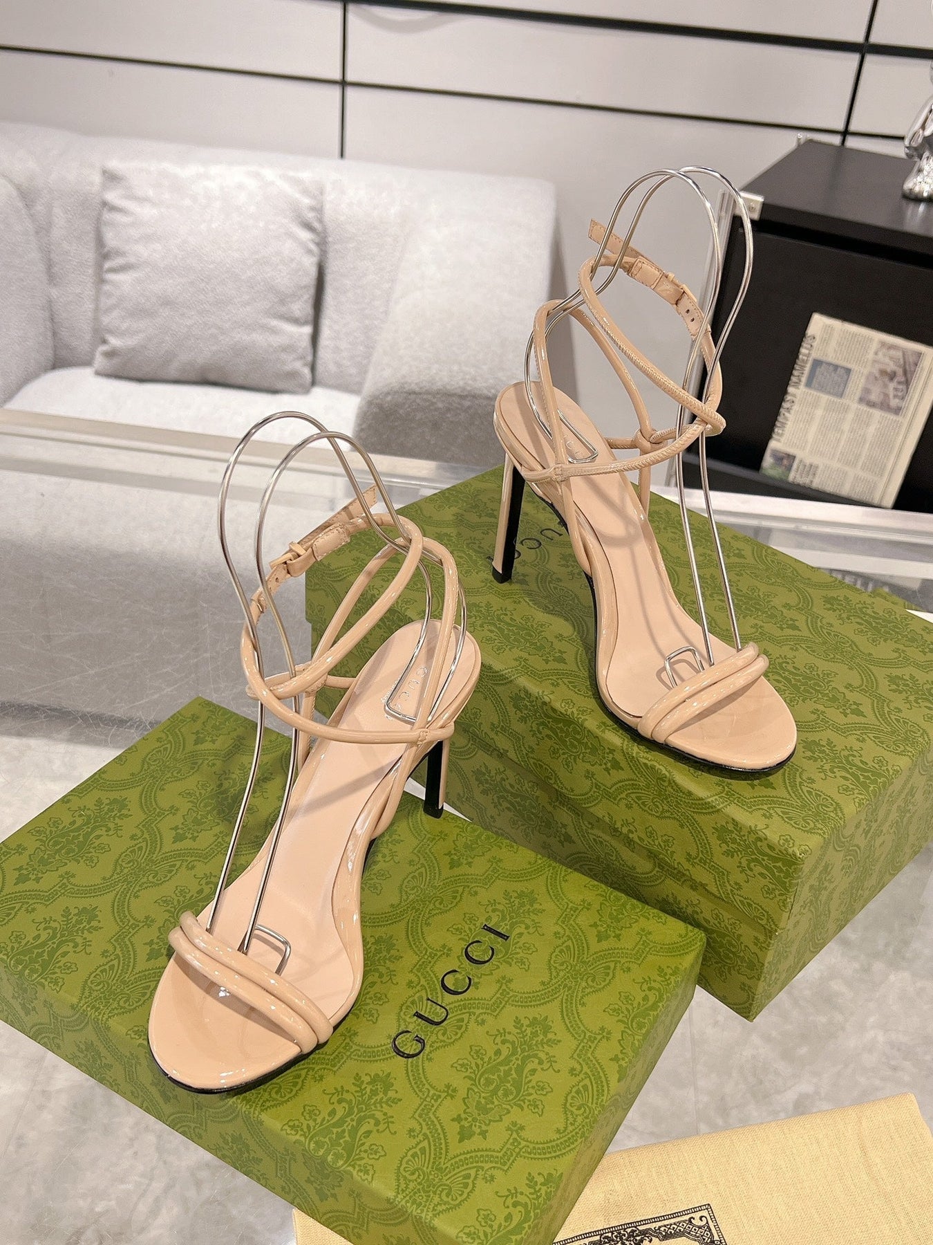 GG 105 STRAPPY SANDAL BEIGE CALFSKIN