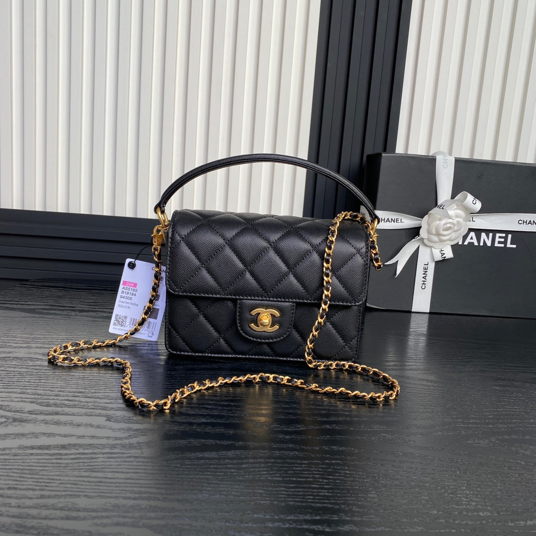 RETRO STYLE FLAP BAG 19 IN BLACK GRAINED CALFSKIN GOLD HARDWARE