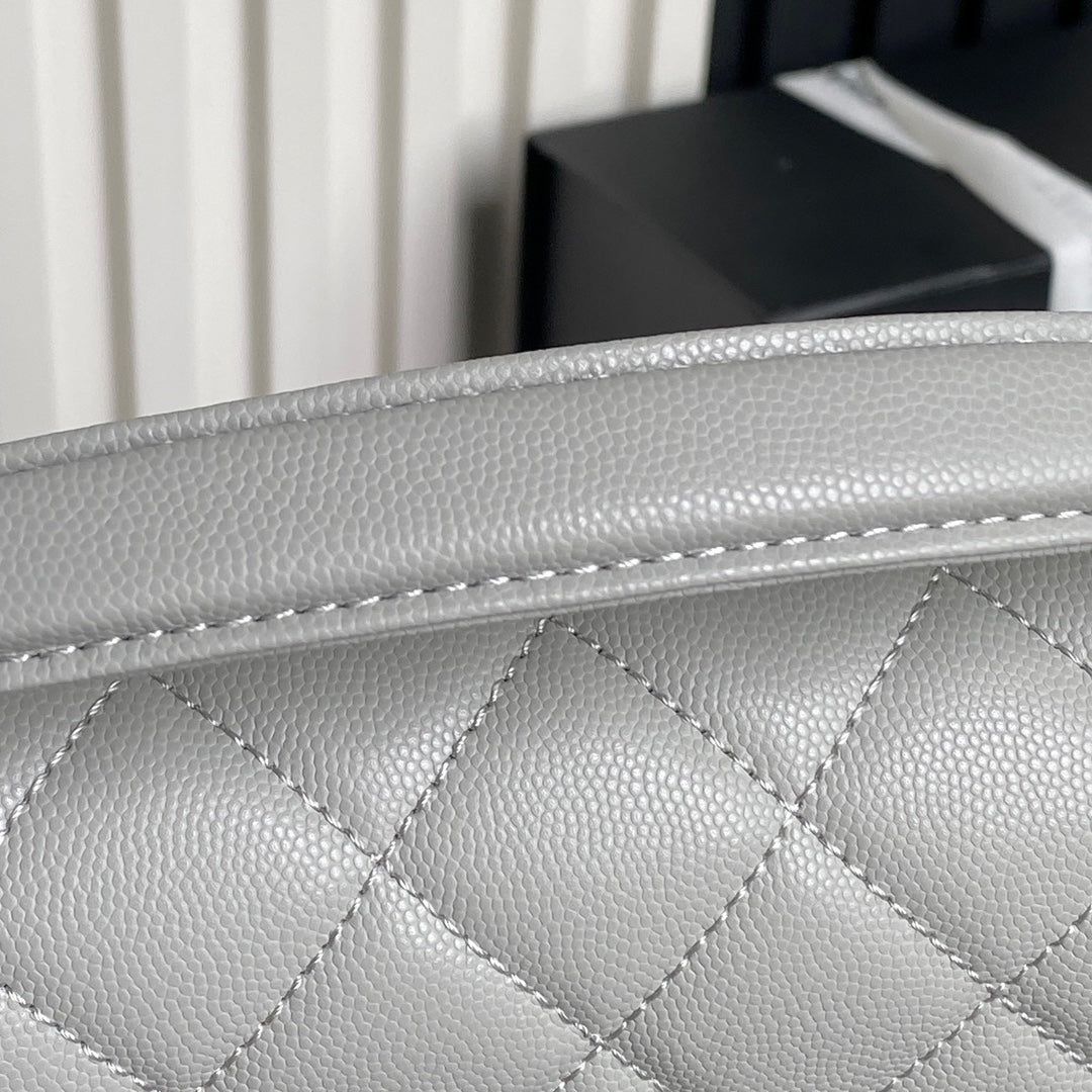 RETRO STYLE FLAP BAG 19 IN RHINO GRAY GRAINED CALFSKIN GOLD HARDWARE