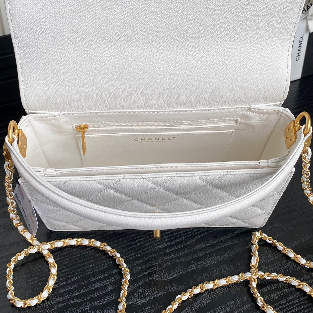 RETRO STYLE FLAP BAG 22 IN WHITE GRAINED CALFSKIN GOLD HARDWARE