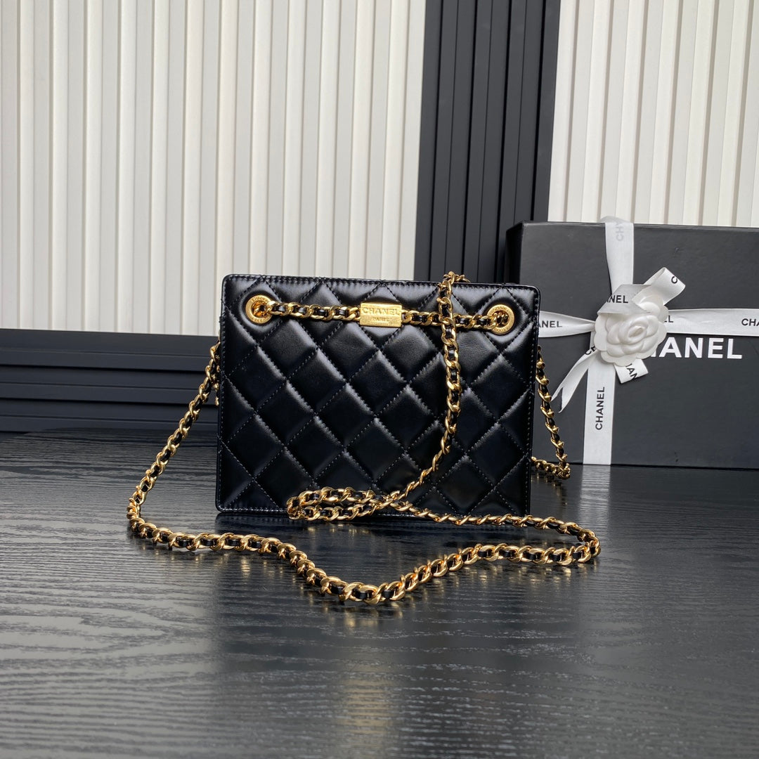 QUILTED HANDBAG 21 IN BLACK DIAMOND PATTERN LAMBSKIN GOLD HARDWARE