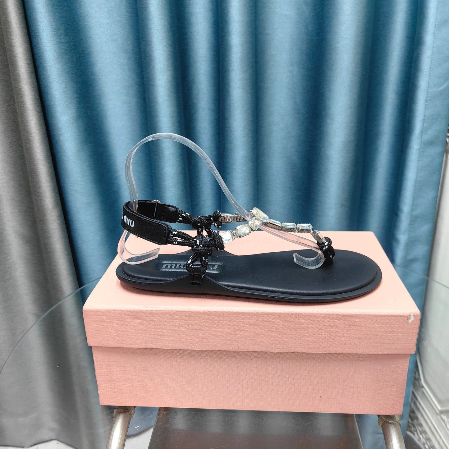 FLIP-FLOPS BLACK COWHIDE WITH CRYSTALS-WHITE