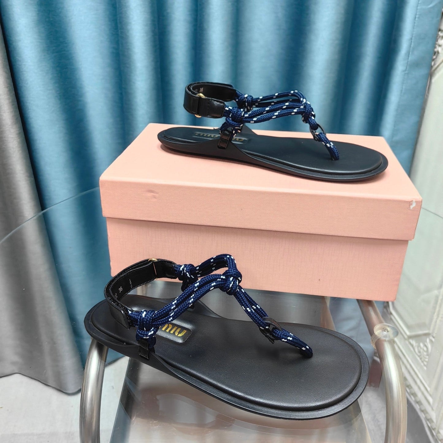 FLIP-FLOPS SANDAL BLACK SHEEPSKIN WITH NAVY STRAP