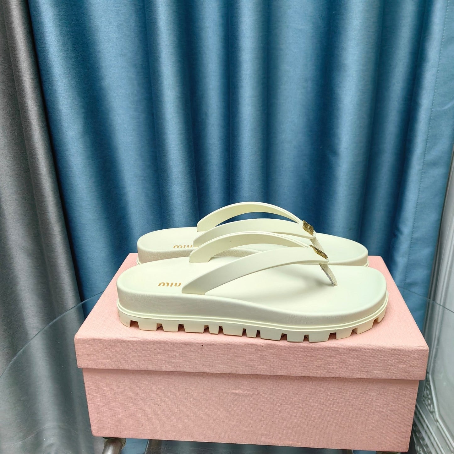 Flip Flop Sandals Macaroon Cream Calfskin