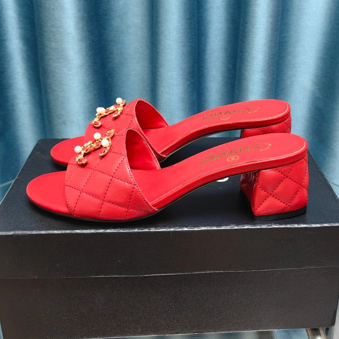 MULE SLIDE SANDAL IN CHERRY RED LAMBSKIN