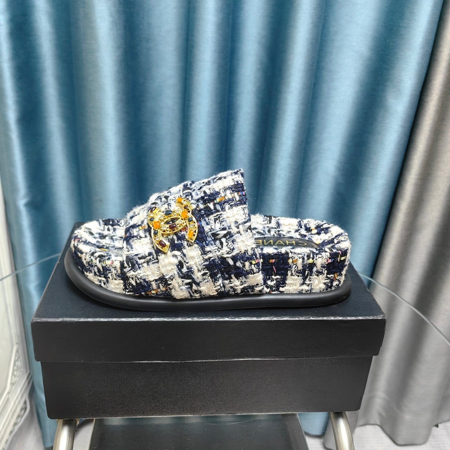 PLATFORM HEELS SANDALS IN BLACK TWEED