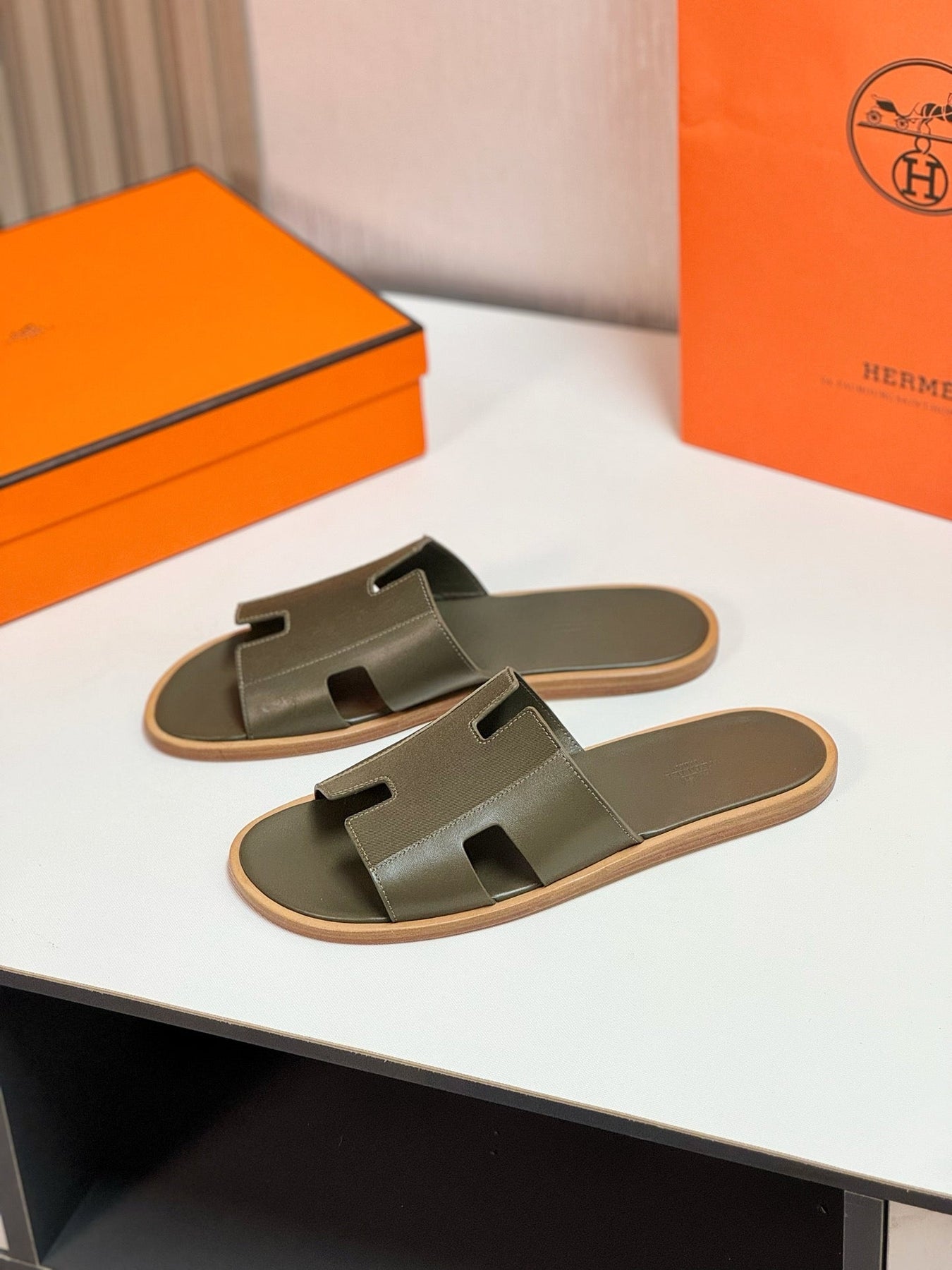 IZMIR SANDAL MOSS LAMBSKIN