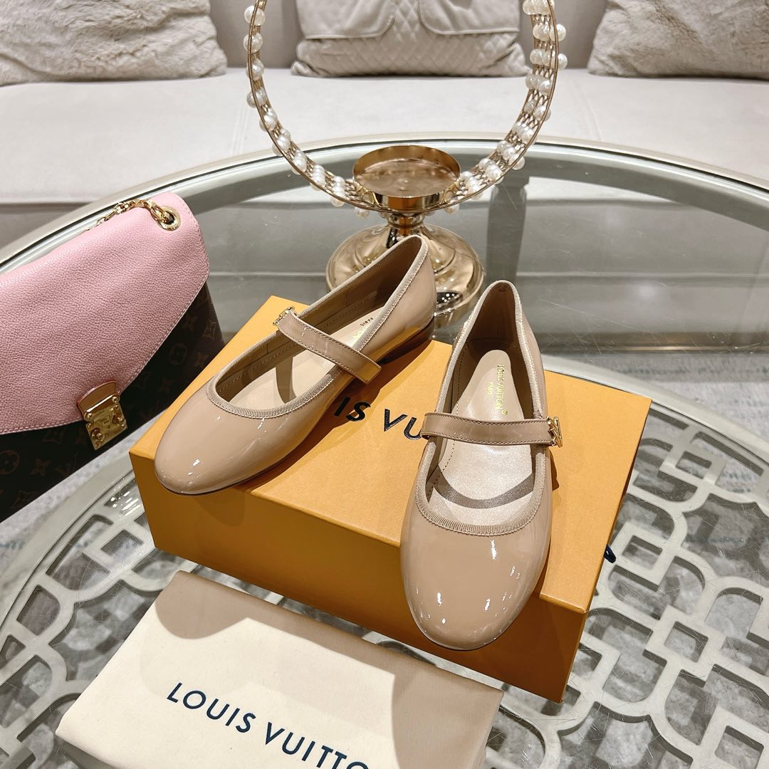 MARY JANE SHOES IN LINEN TAN PATENT CALFSKIN