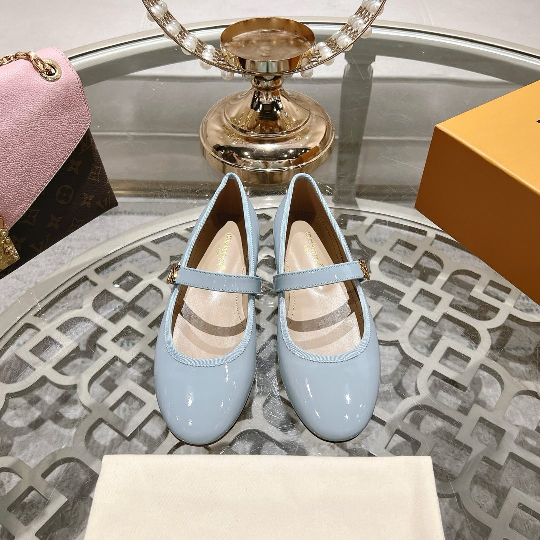 MARY JANE SHOES IN BLUE PASTEL PATENT CALFSKIN