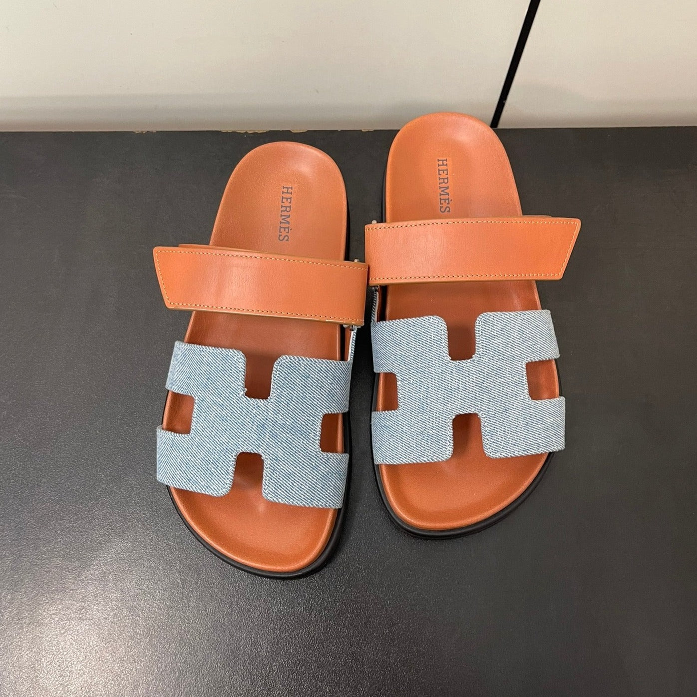 CHYPRE SANDAL ORANGE MIX SKY CALFSKIN