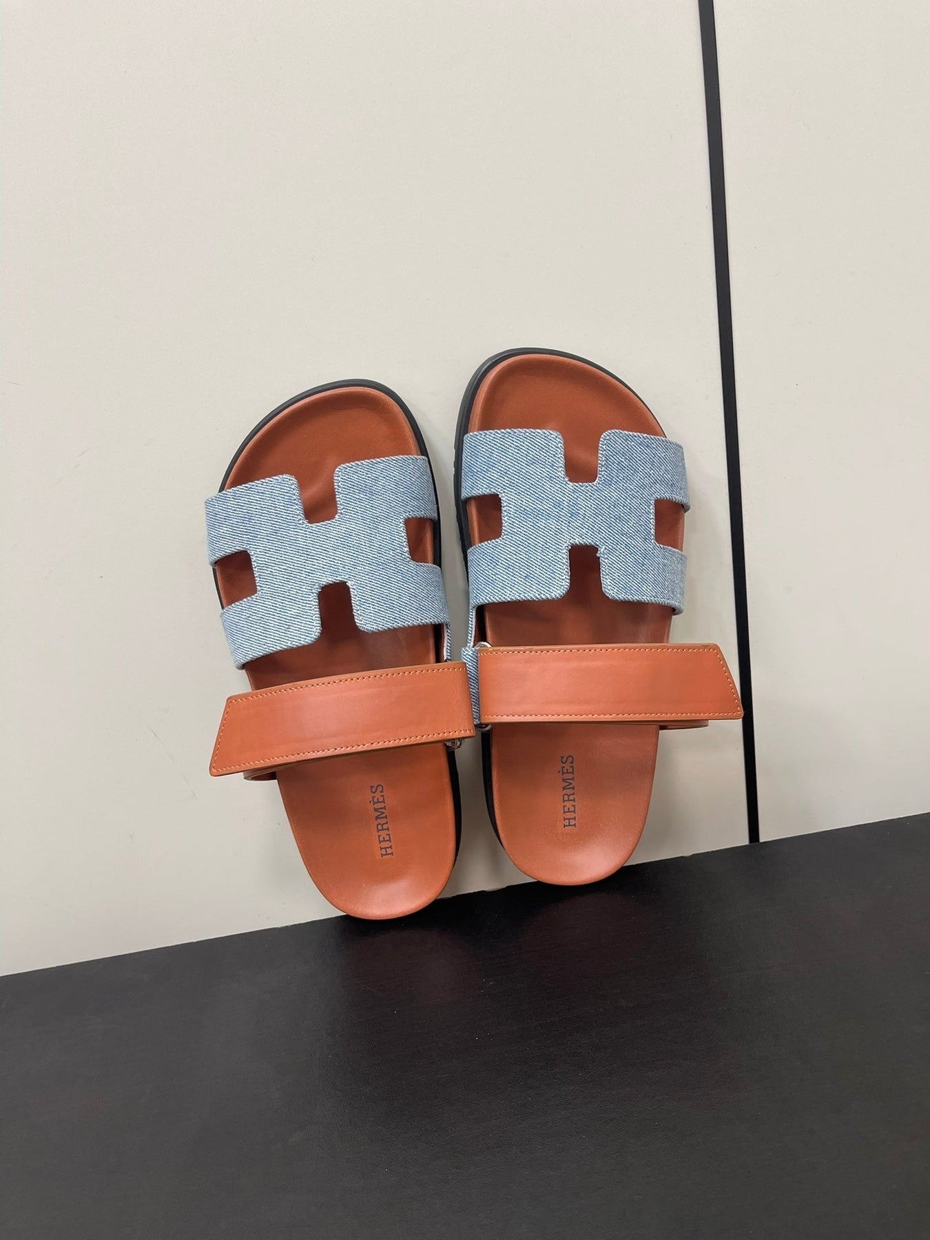 CHYPRE SANDAL ORANGE MIX SKY CALFSKIN
