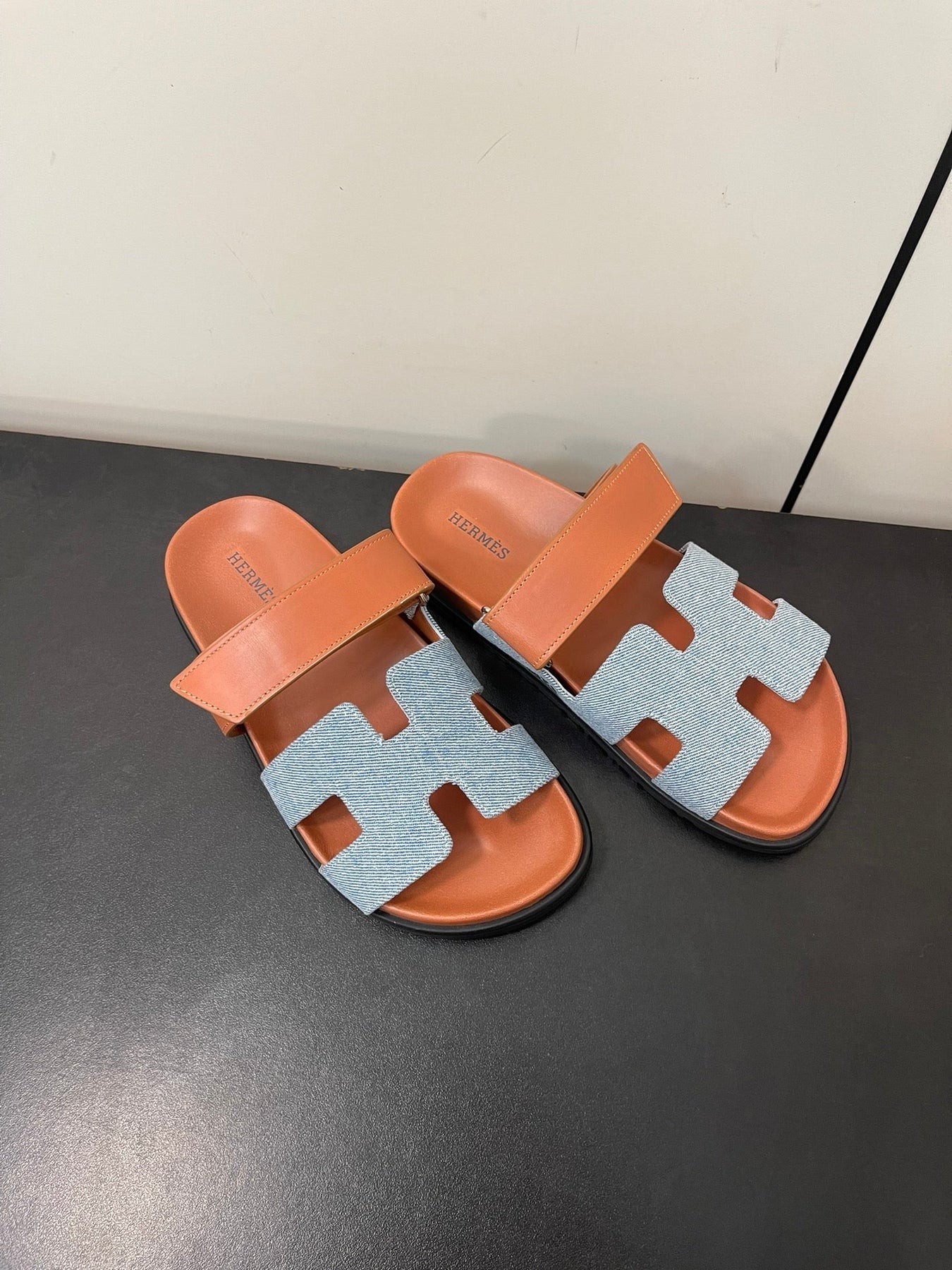 CHYPRE SANDAL ORANGE MIX SKY CALFSKIN