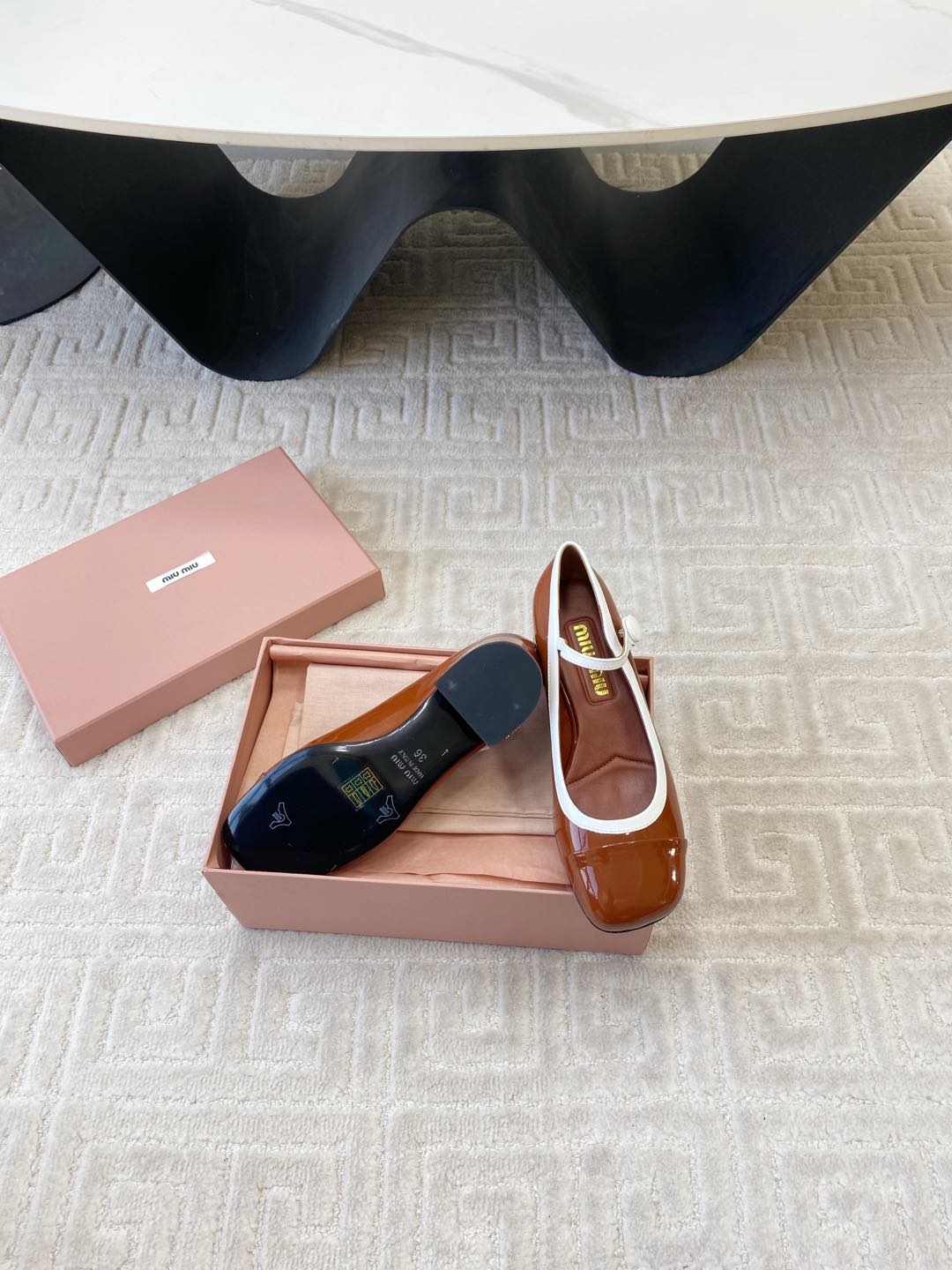 MARY JANE PUMPS IN SMOKY UMBER GLOSSY SHEEPSKIN