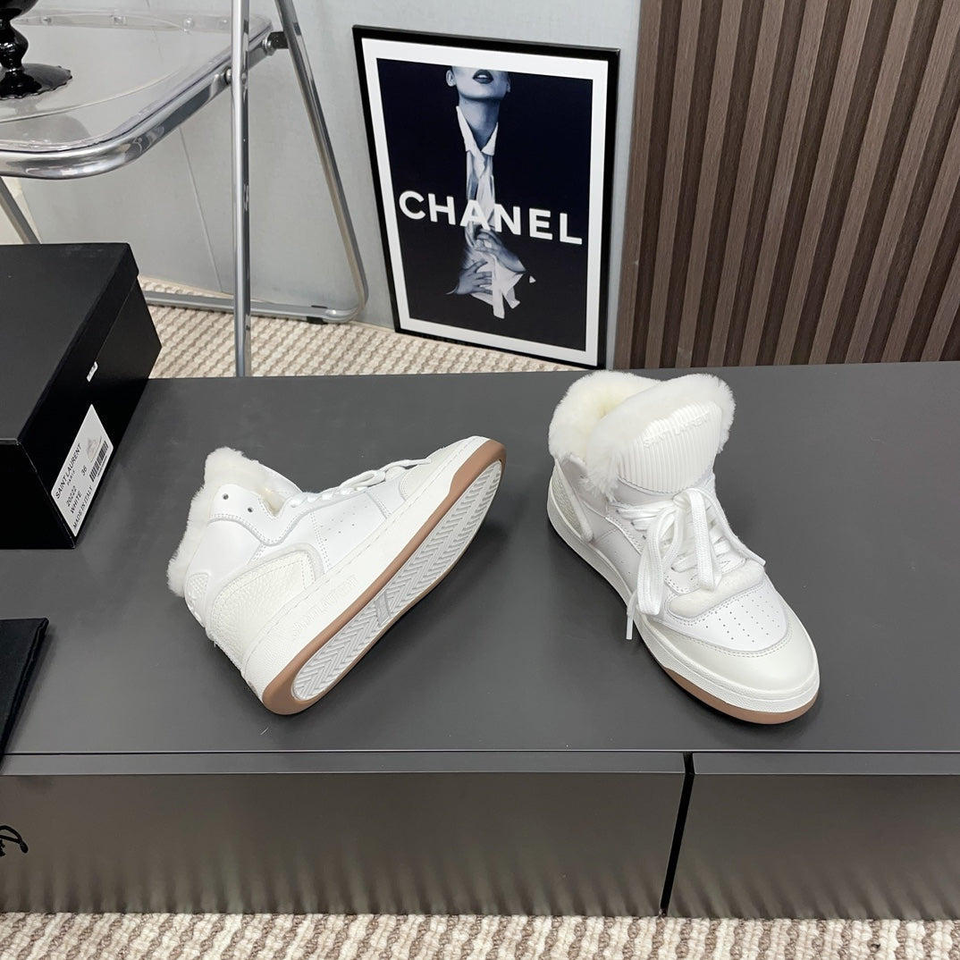 HIGH-TOP SNEAKERS IN WHITE CALFSKIN WITH FLEECE LINING