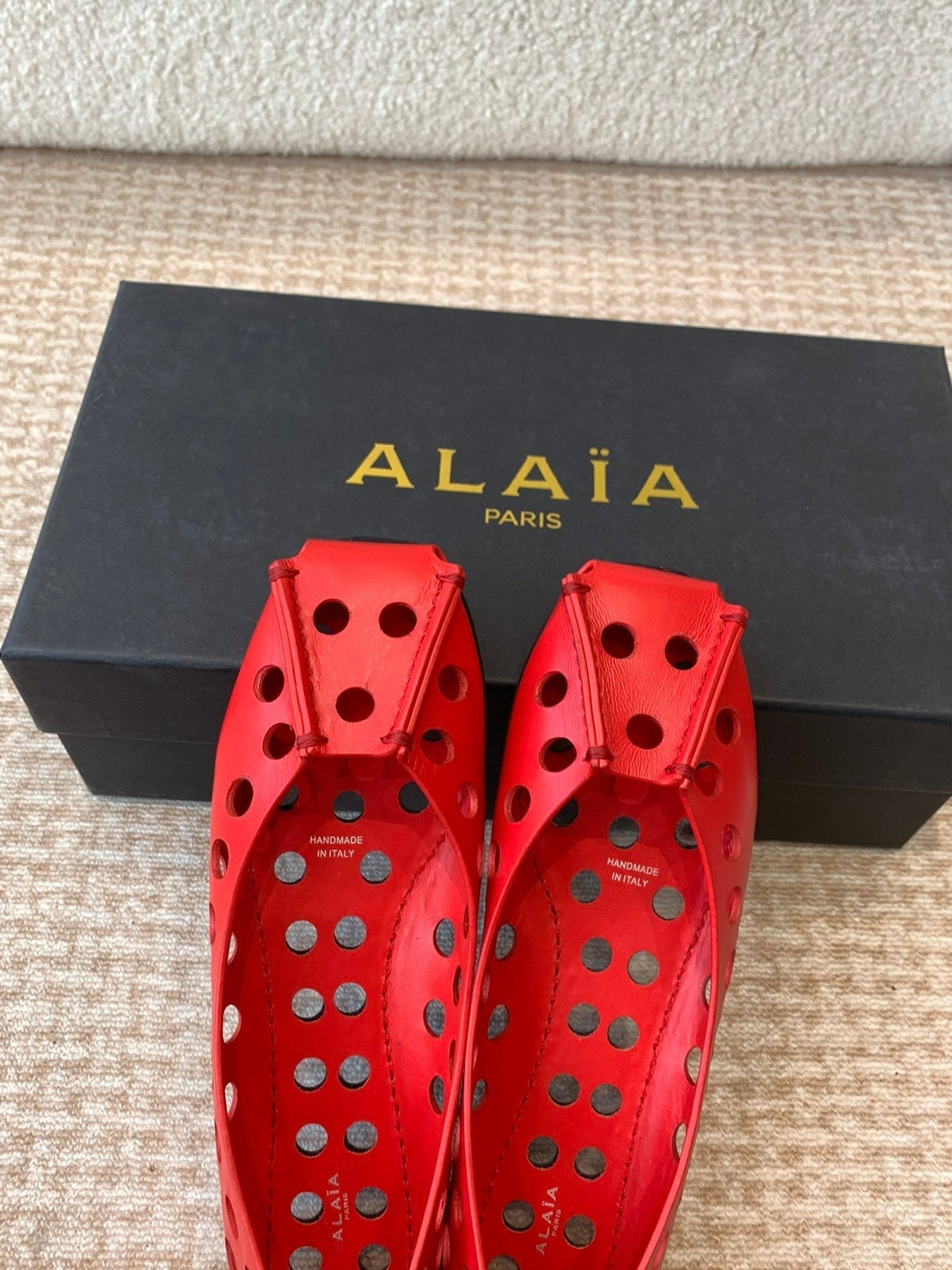 PERFO BALLET FLATS IN CHERRY RED CALFSKIN