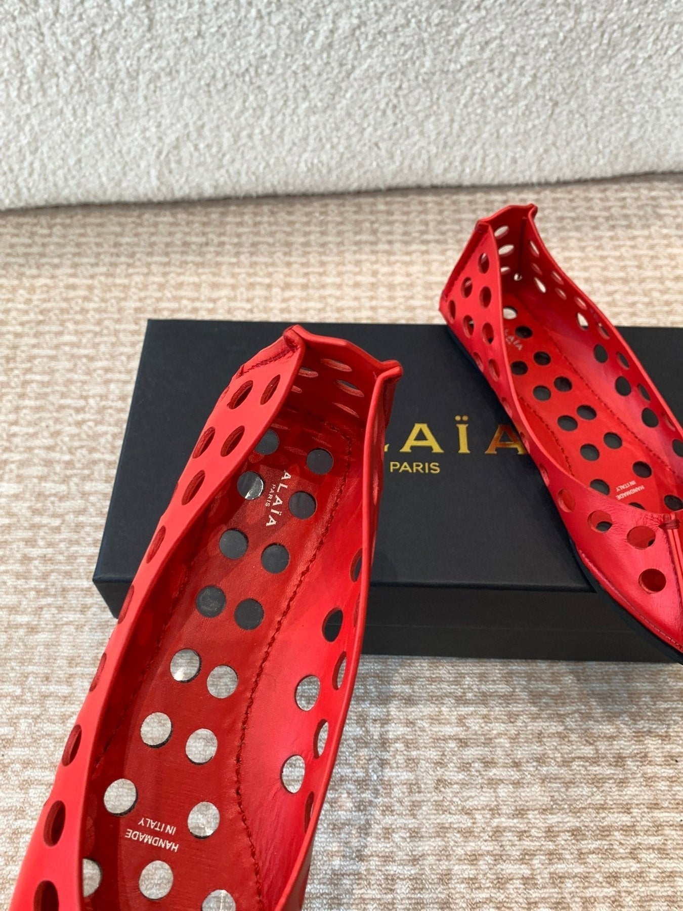 PERFO BALLET FLATS IN CHERRY RED CALFSKIN