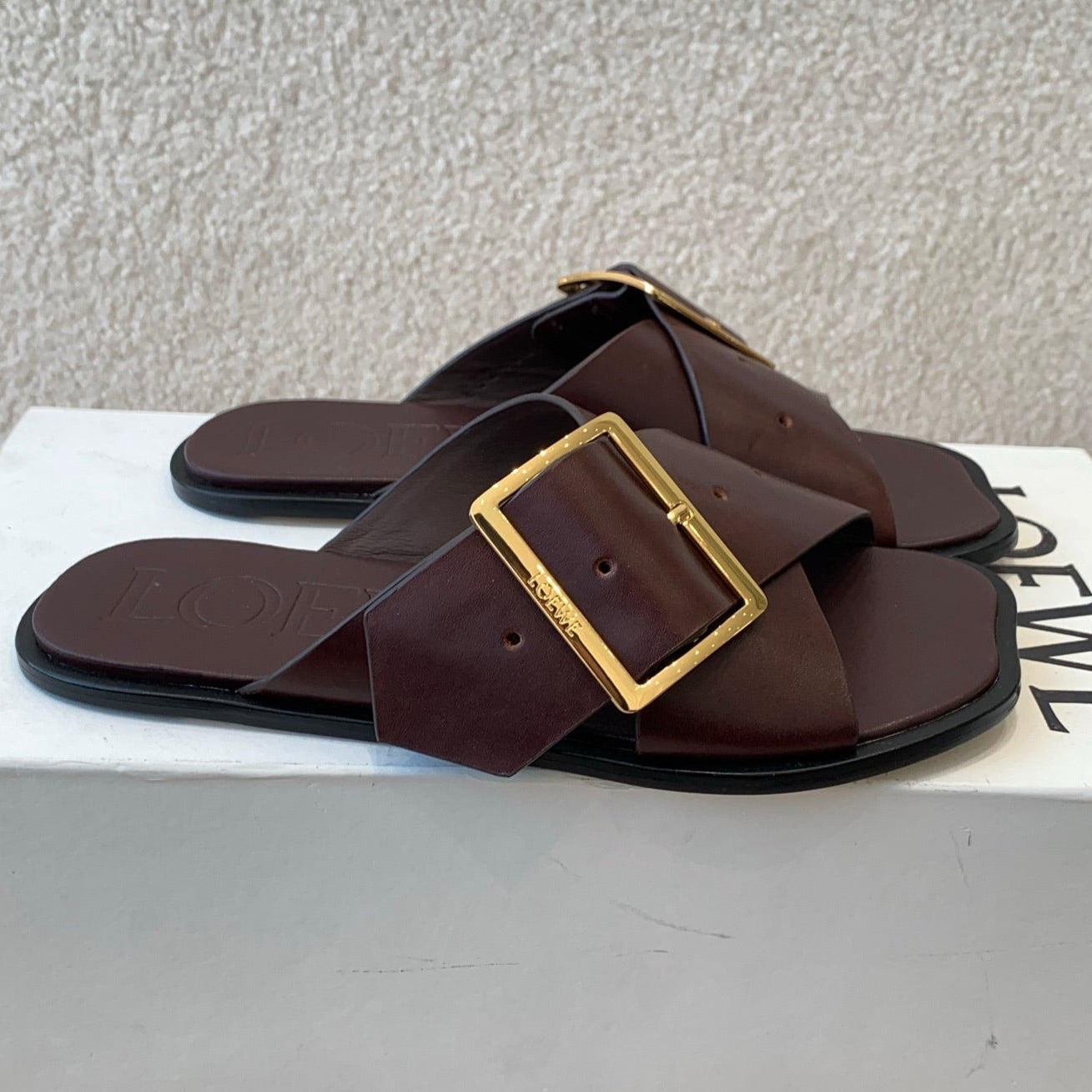 PETAL BELT FLAT SANDAL IN RUSSET BROWN CALFSKIN