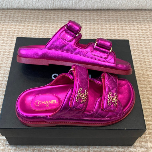 DAD SANDAL IN MAGENTA PURPLE SHEEPSKIN MULE