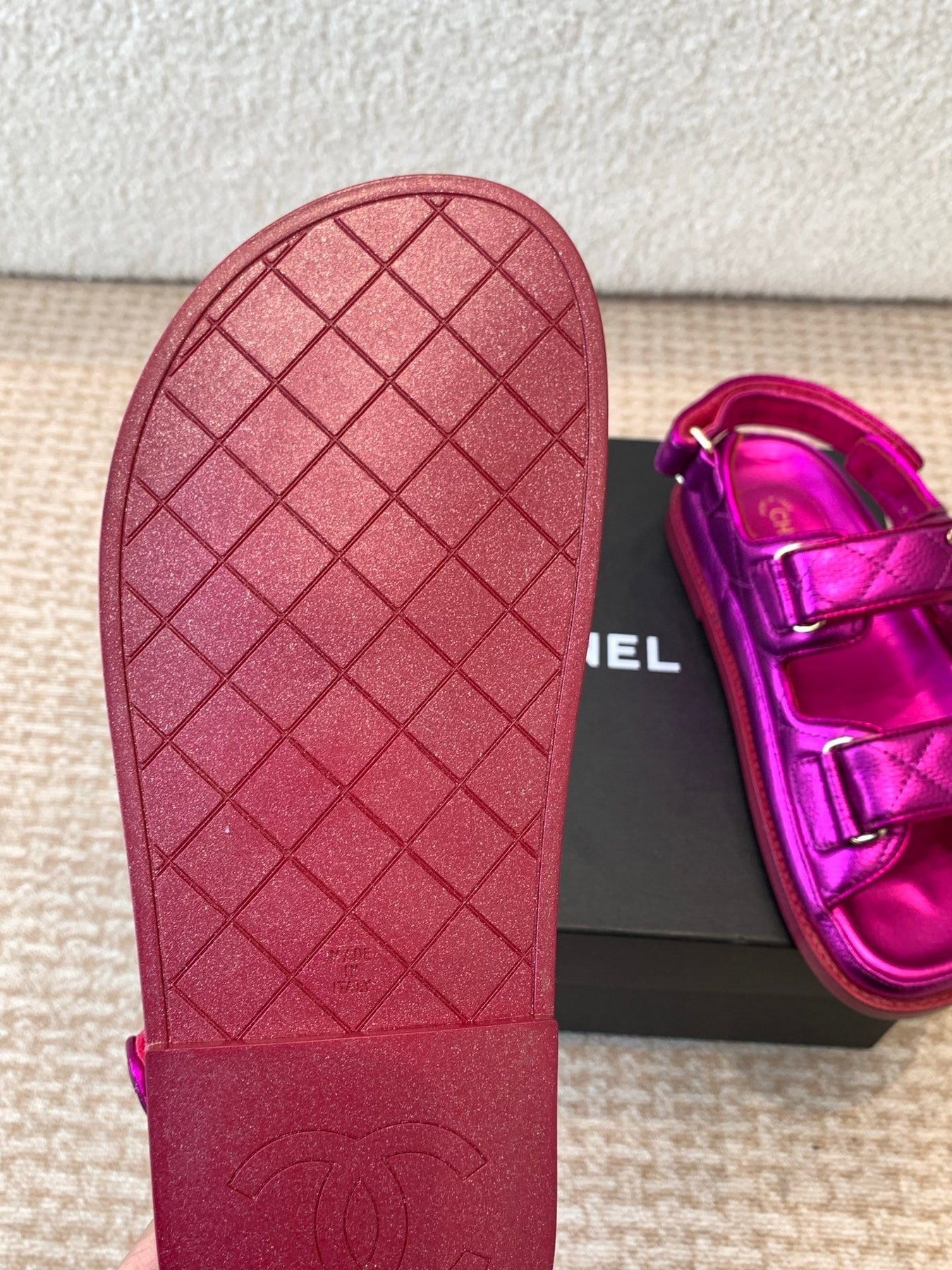 DAD SANDAL IN MAGENTA PURPLE SHEEPSKIN